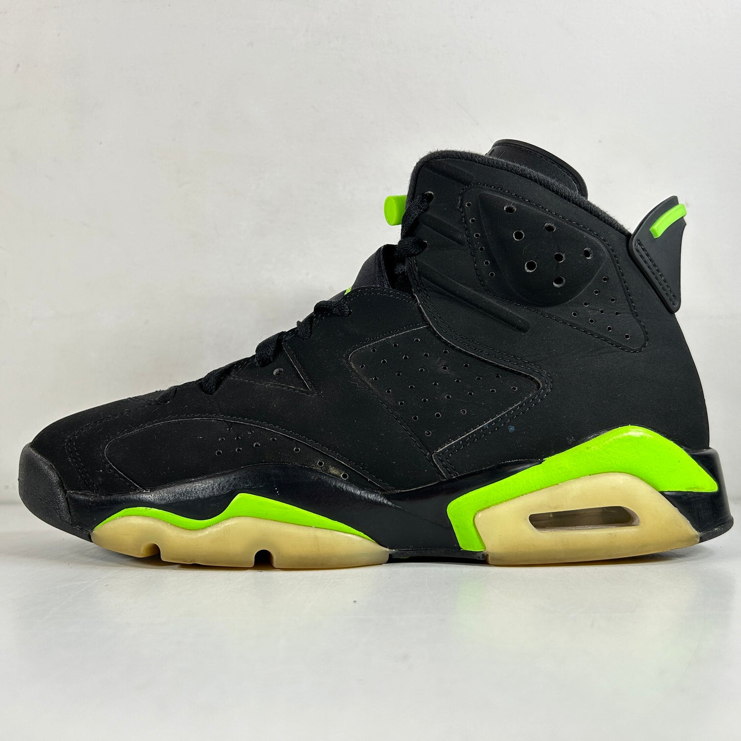 CT8529 003 Jordan 6 Retro Verde Eléctrico