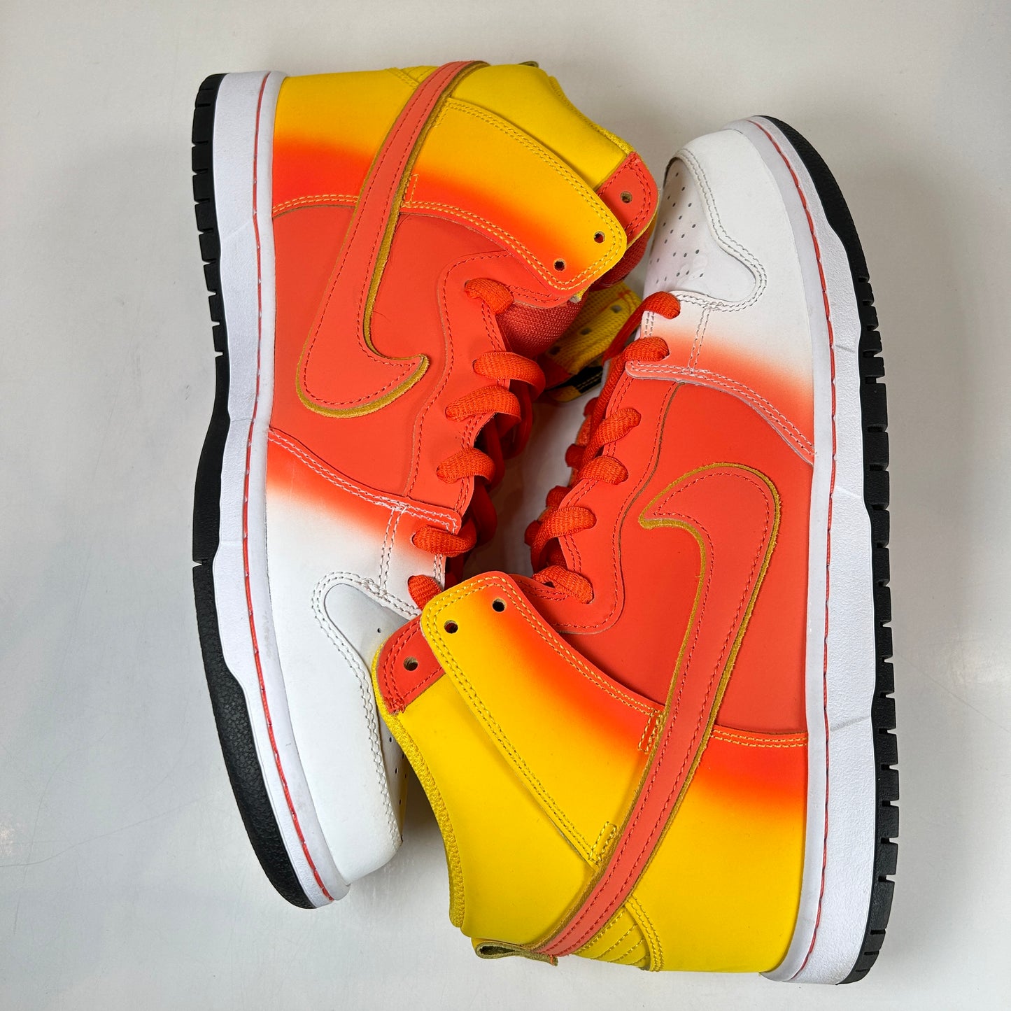 FN5107 700 Nike SB Dunk High Sweet Tooth Candy Corn [USED] - 11.5 M (Used)