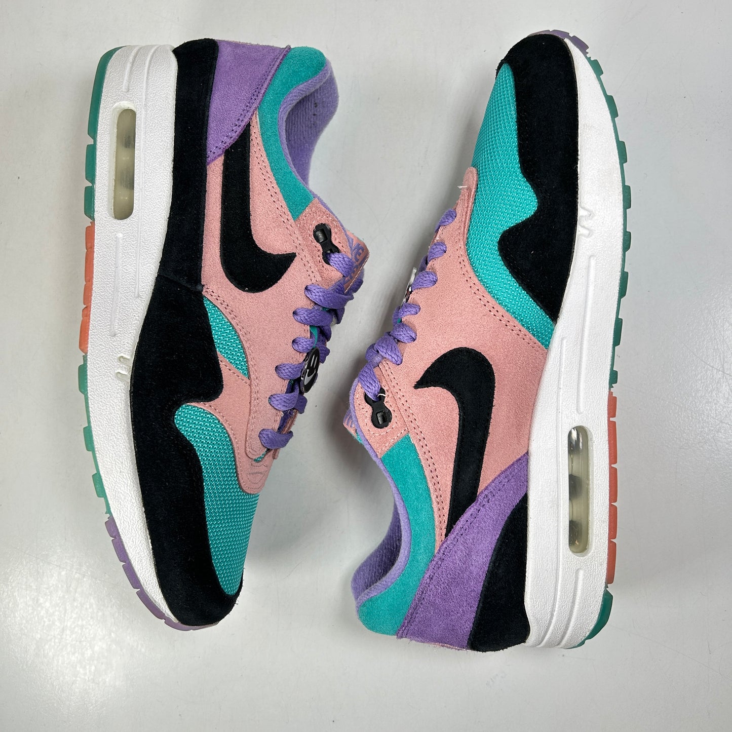 BQ8929 500 Nike Air Max 1 Have a Nike Day [USED] - 8.5 M (Used)