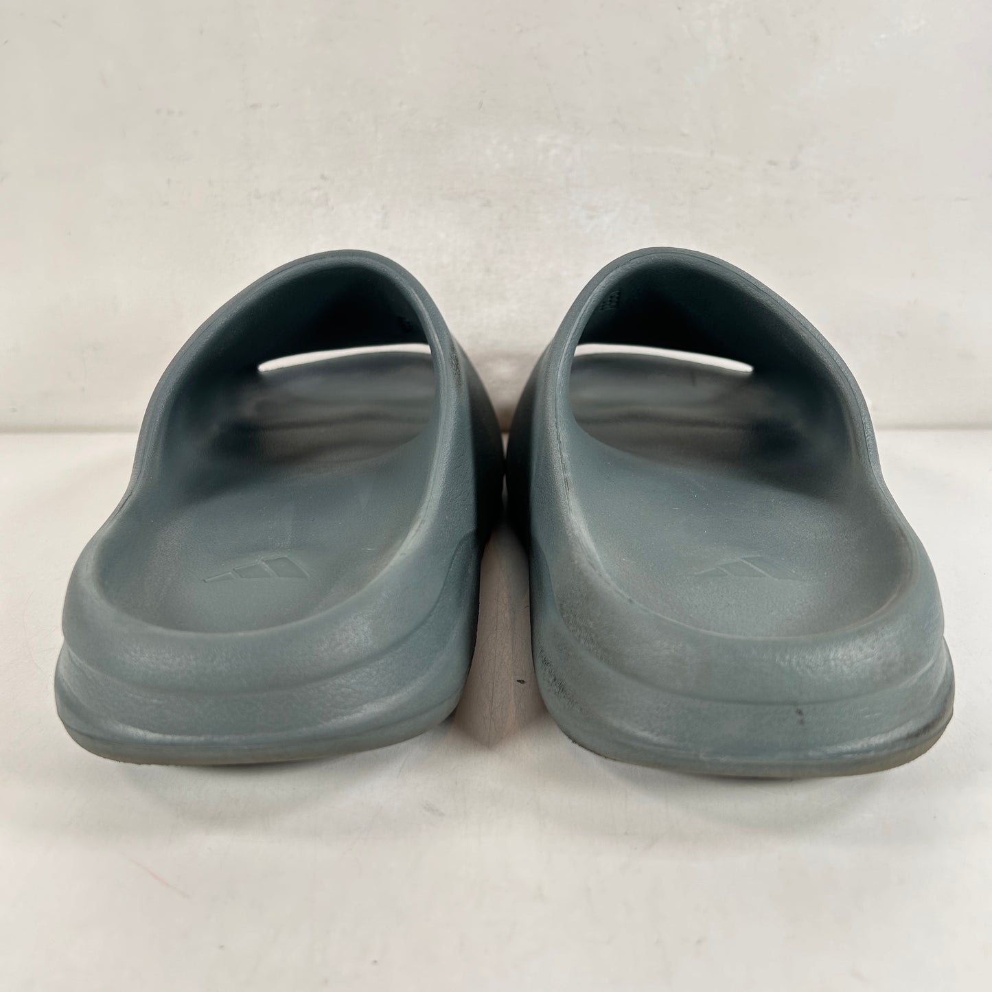 ID2349 adidas Yeezy Slide Slate Marino