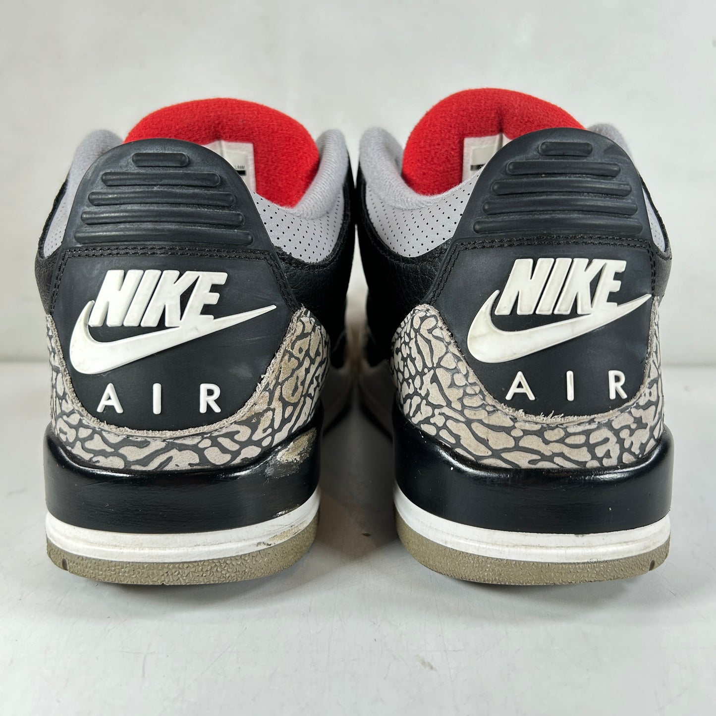 854262 001 Jordan 3 Negro Cemento 2018