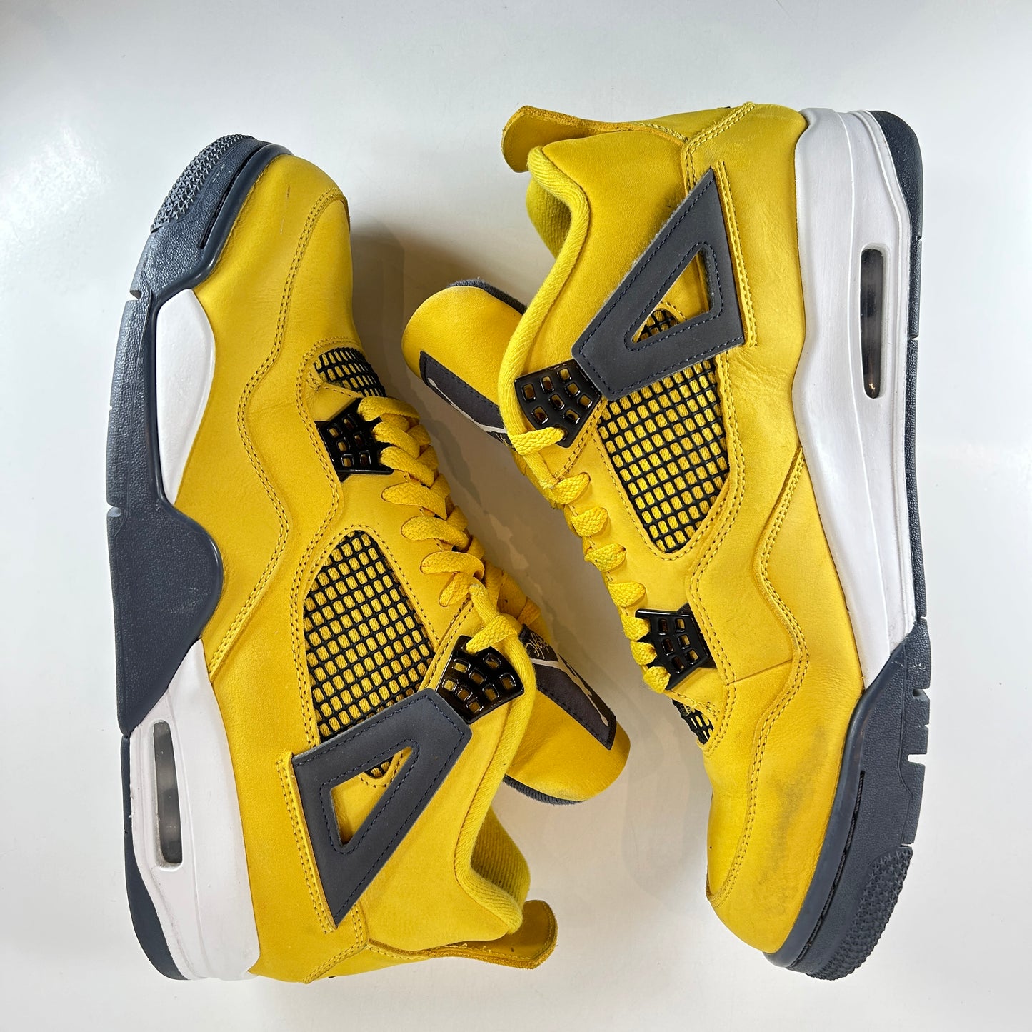 CT8527 700 Jordan 4 Retro Lightning (2021) [USED] - 12 M (Used) (No Box)