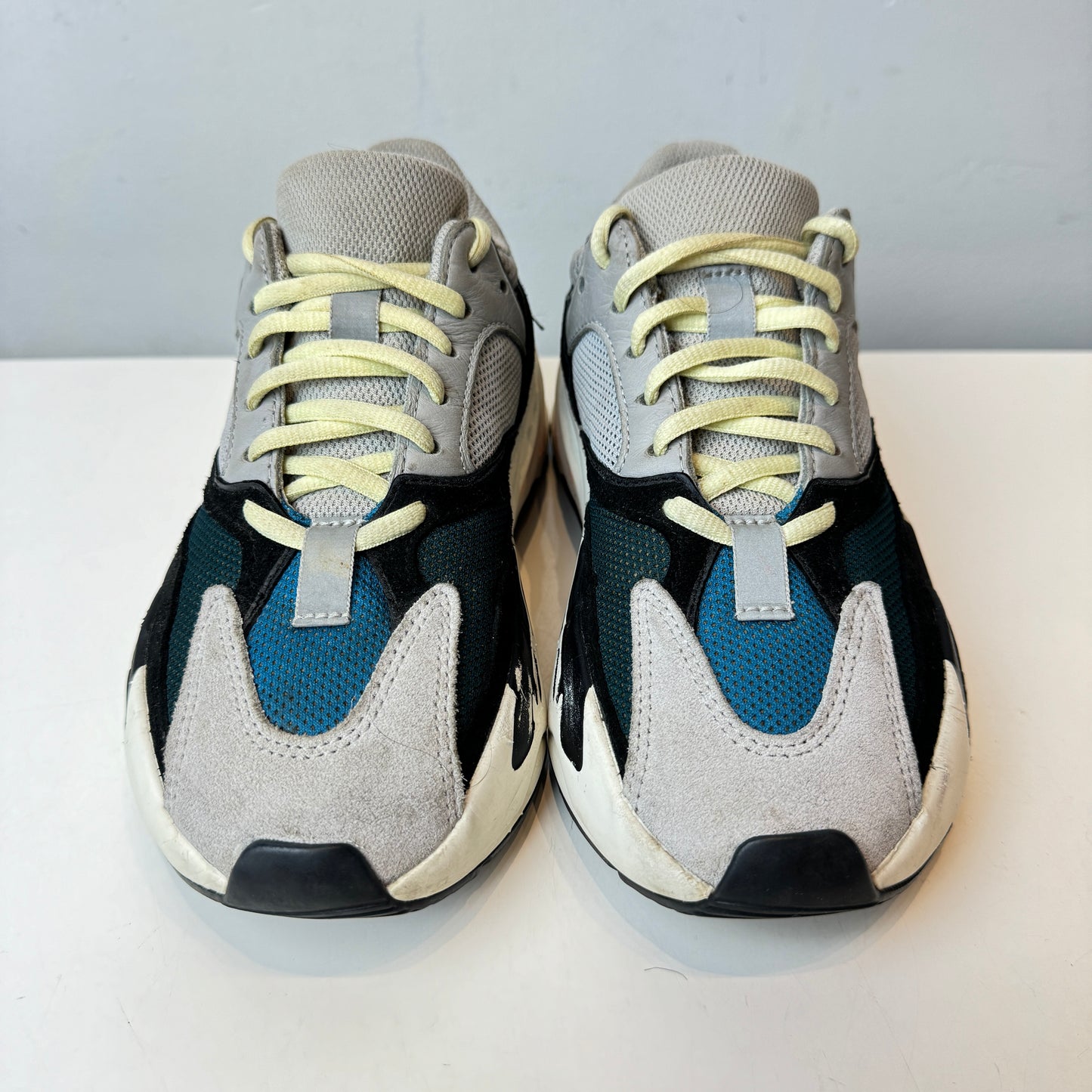 B75571 Yeezy 700 Wave Runner [USED] - 4 M (Used)