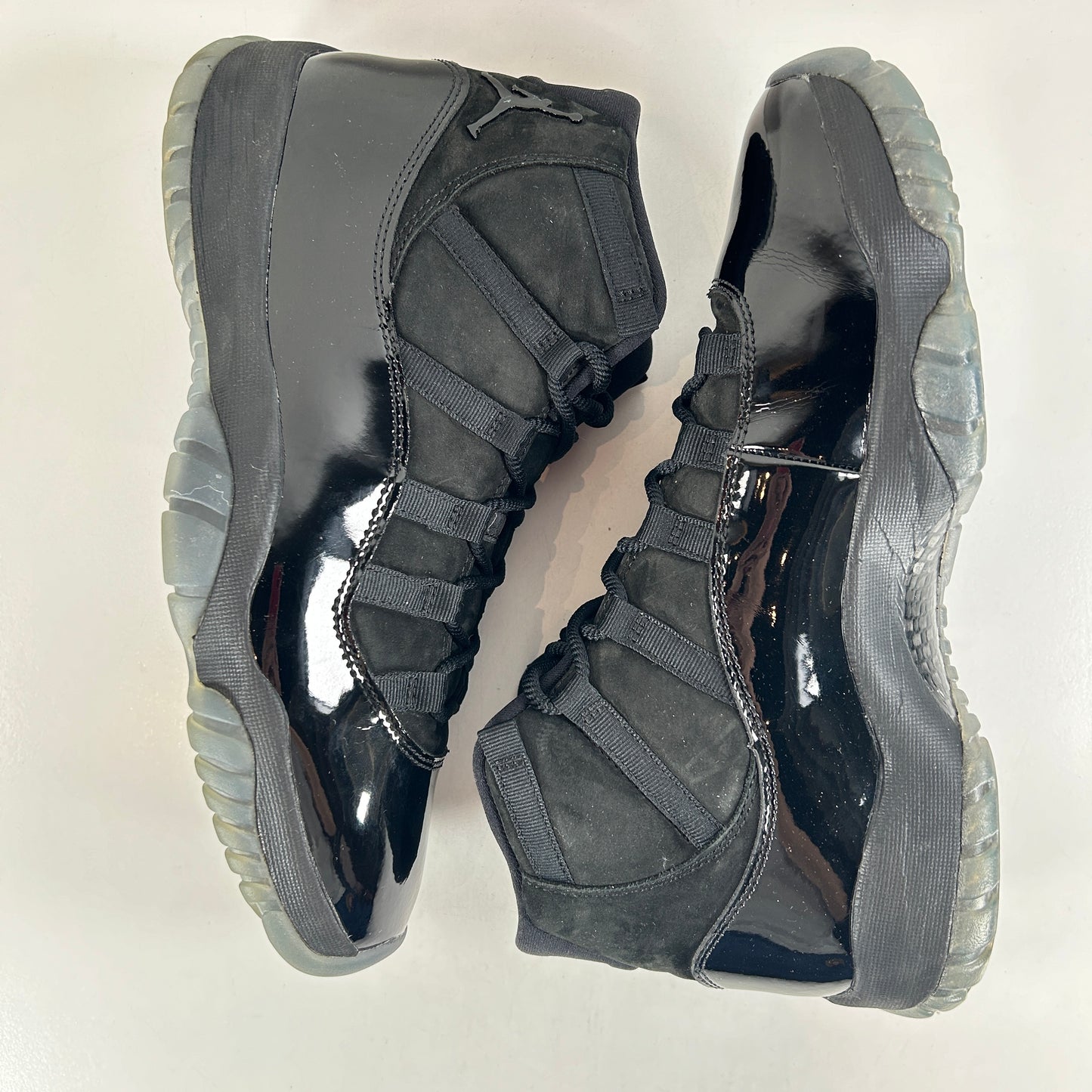 378037 005 Jordan 11 Retro Cap and Gown [USED] - 10.5 M (VNDS)