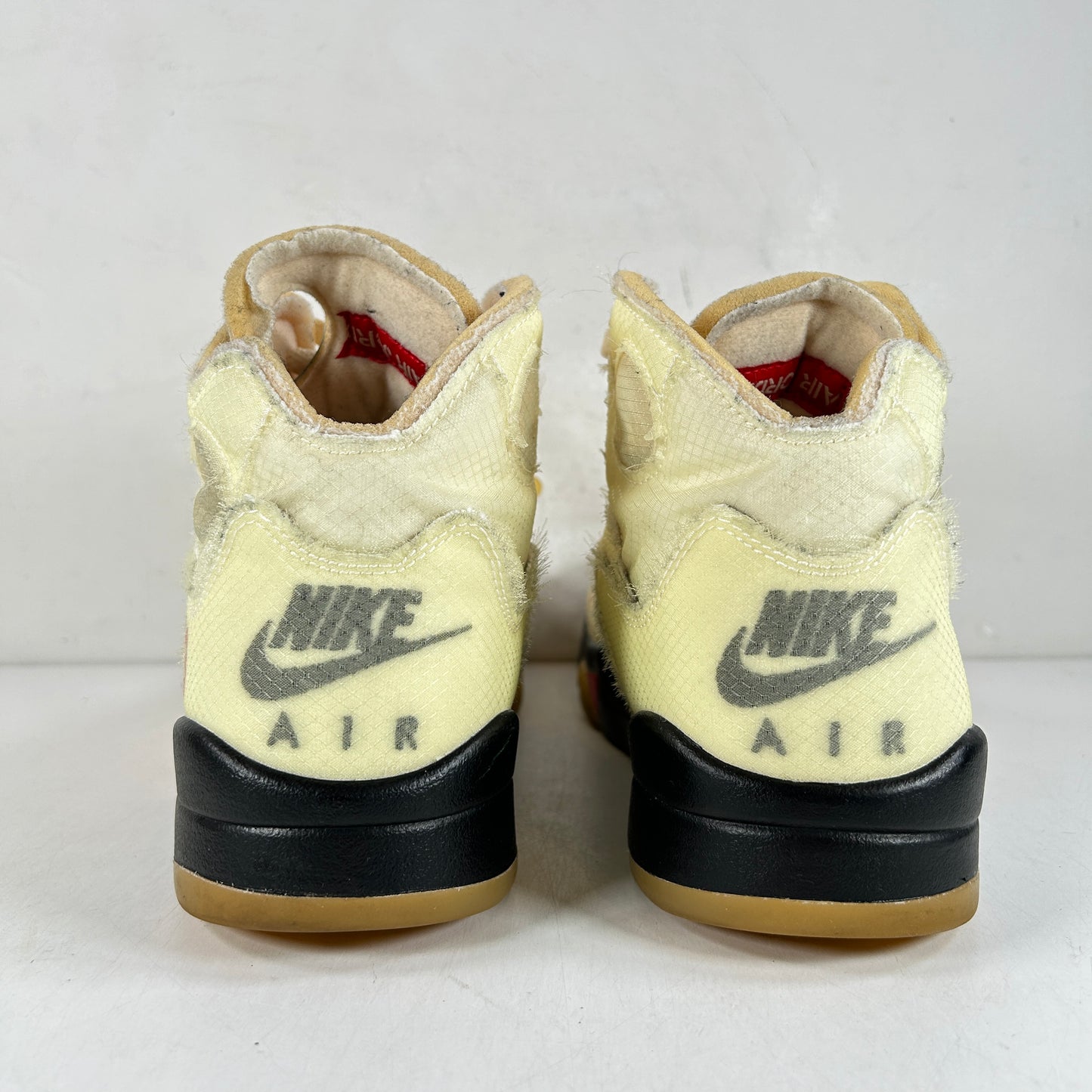 DH8565 100 Jordan 5 Off-Blanco Vela