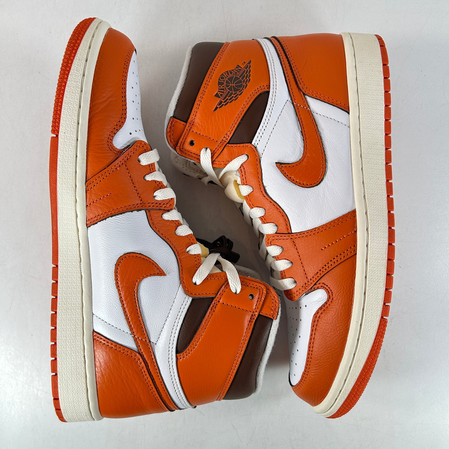 DO9369 101 Jordan 1 Retro High OG Starfish (Mujeres)