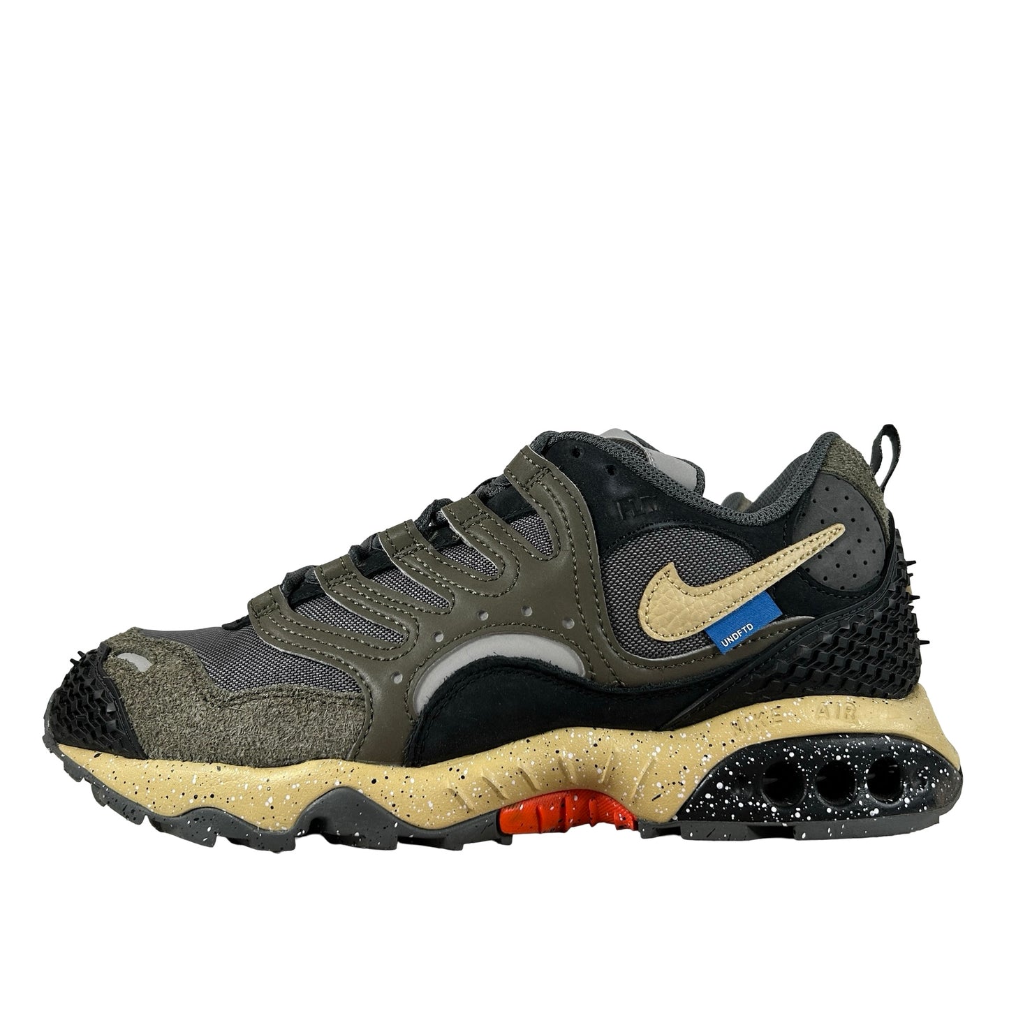 FN7546 300 Undefeated x Air Terra Humara 'Cargo Khaki' [USED] - 7.5 M (Used)