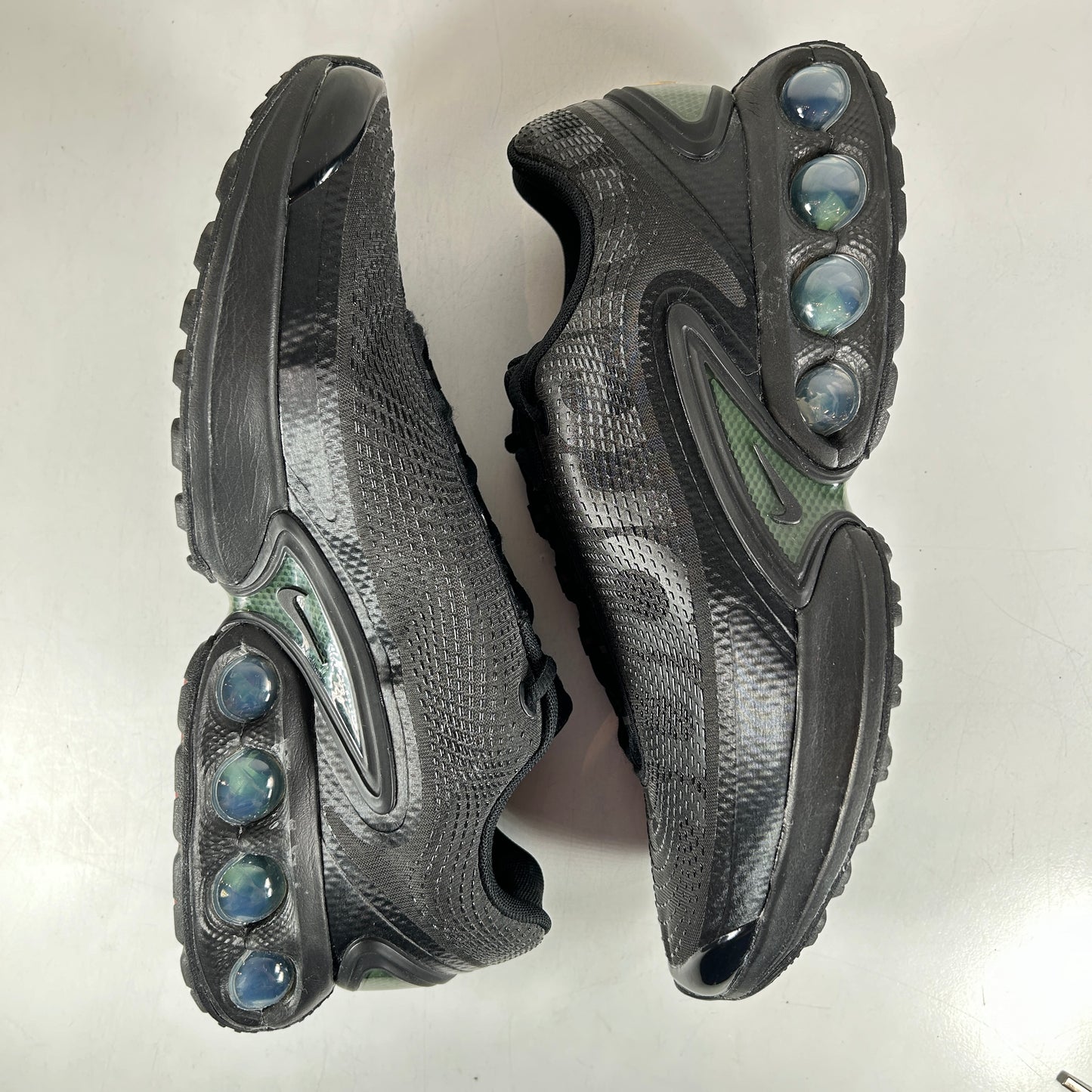 FZ4044 001 Nike Air Max DN Supreme Black [USED] - 11 M (Used)