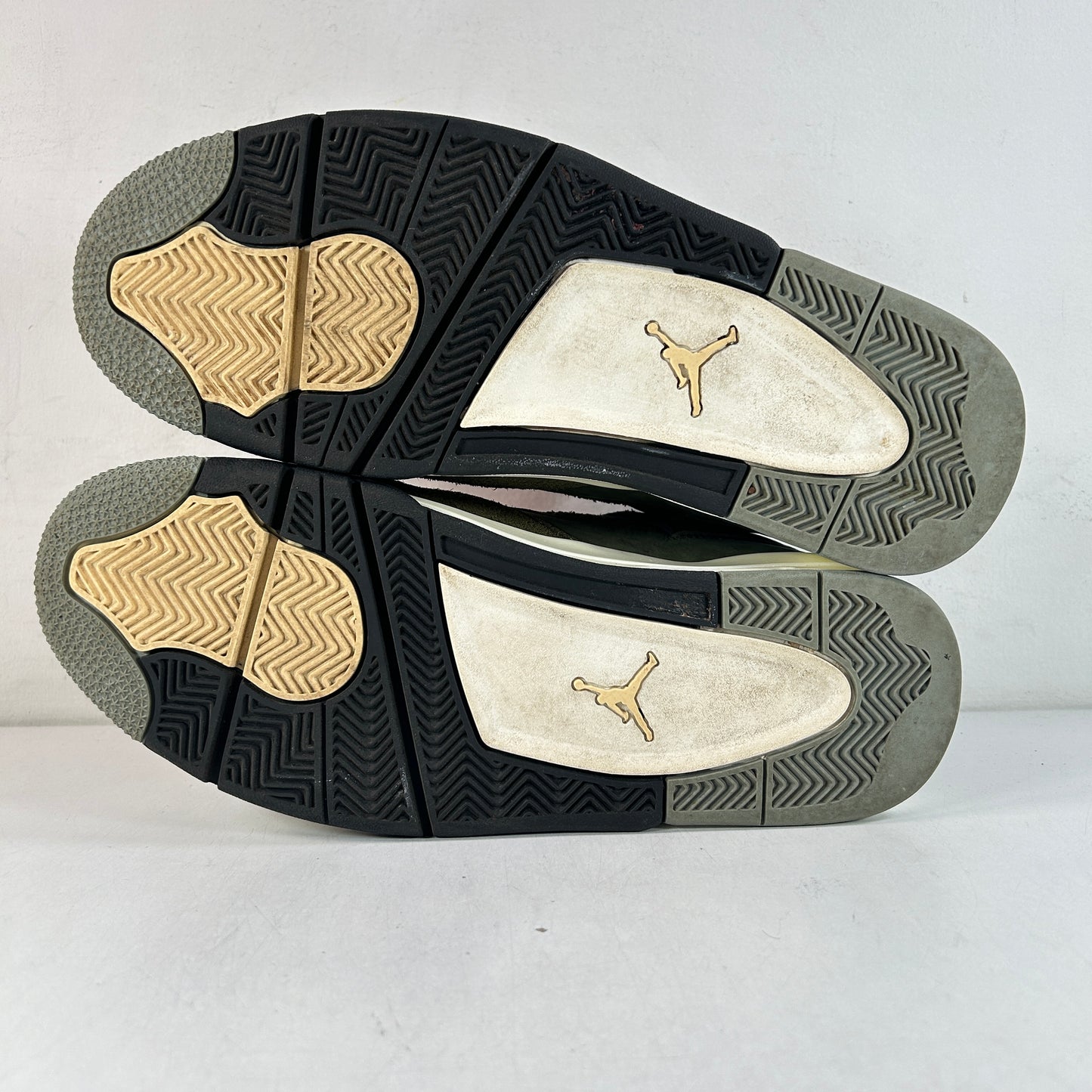 FB9927 200 Air Jordan 4 Craft Medium Olive [USED] - 12 M (Used2)