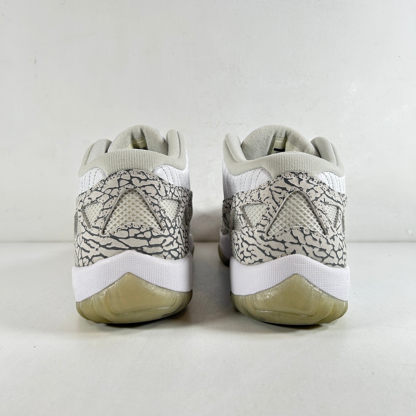 306008 102 Jordan 11 Retro Low IE Cobalt (2015) [USED] - 10.5 M (VNDS) (Replace Box)