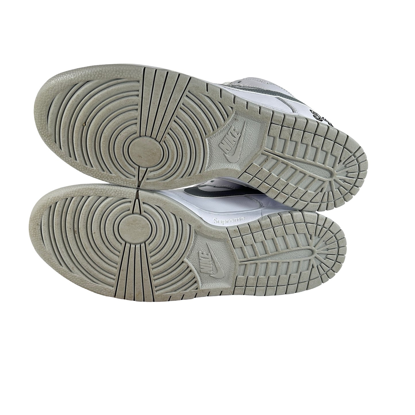 HQ8487 100 Nike SB Dunk Low Supreme 94 White Metallic Silver [USED] - 9.5 M (Used2)