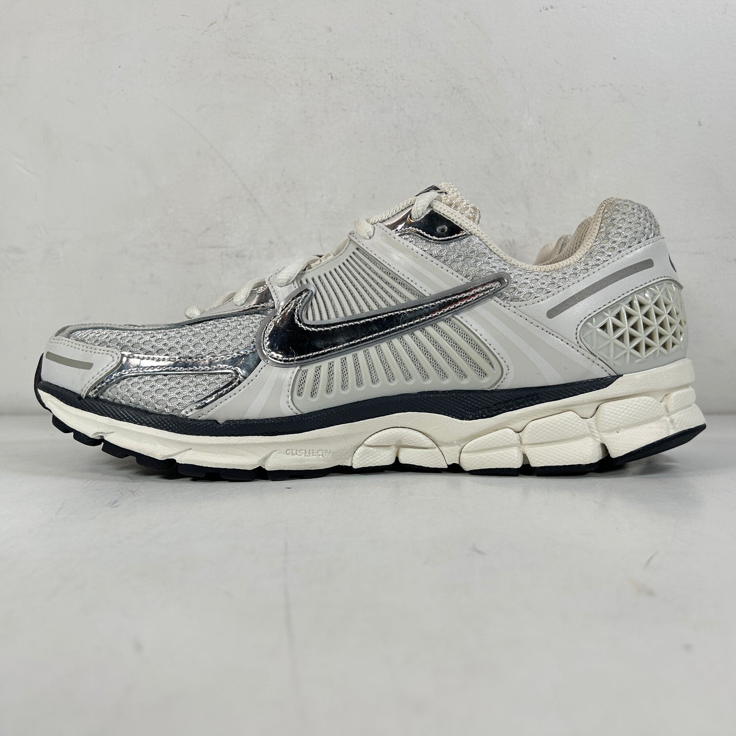 FD0884 025 Nike Zoom Vomero 5 Photon Dust Metallic Silver W [USED] - 13.5 W (Used) (No Box)