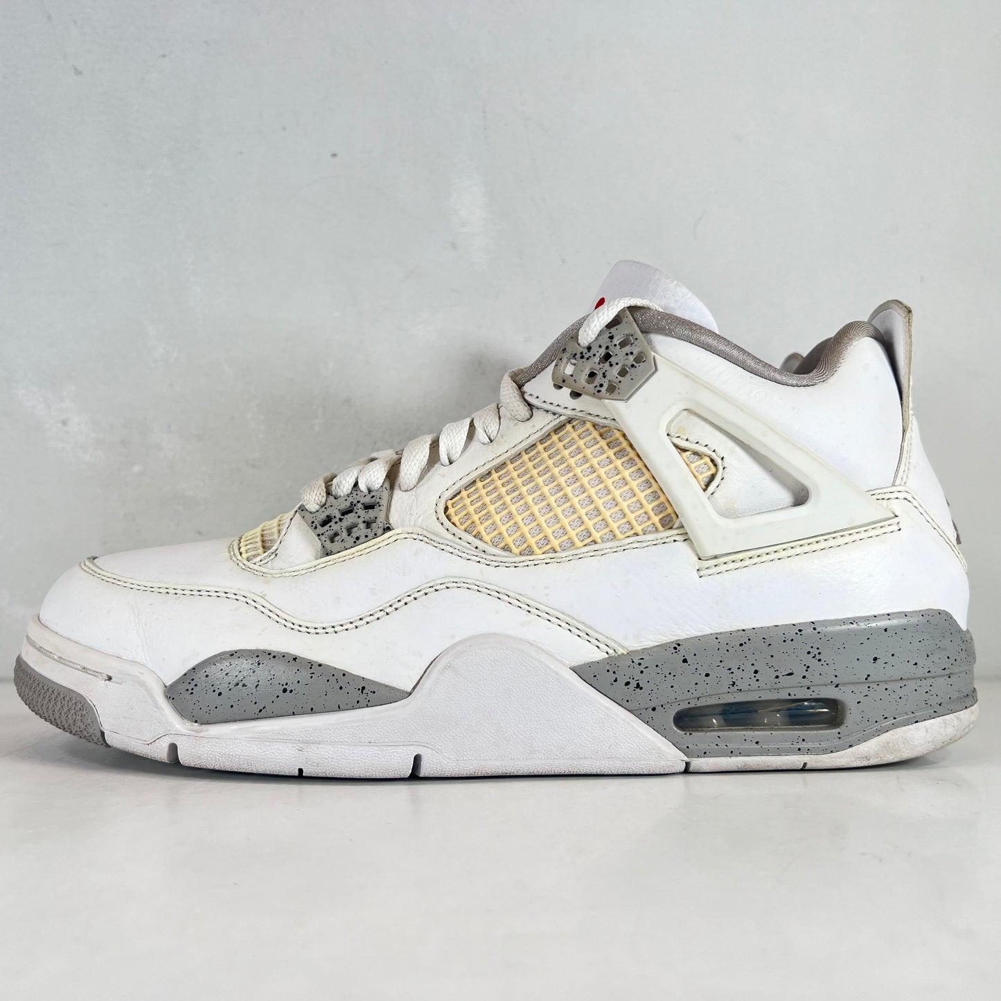 CT8527 100 Jordan 4 Retro White Oreo [USED] - 10.5 M (Used) (Missing Left Insole)