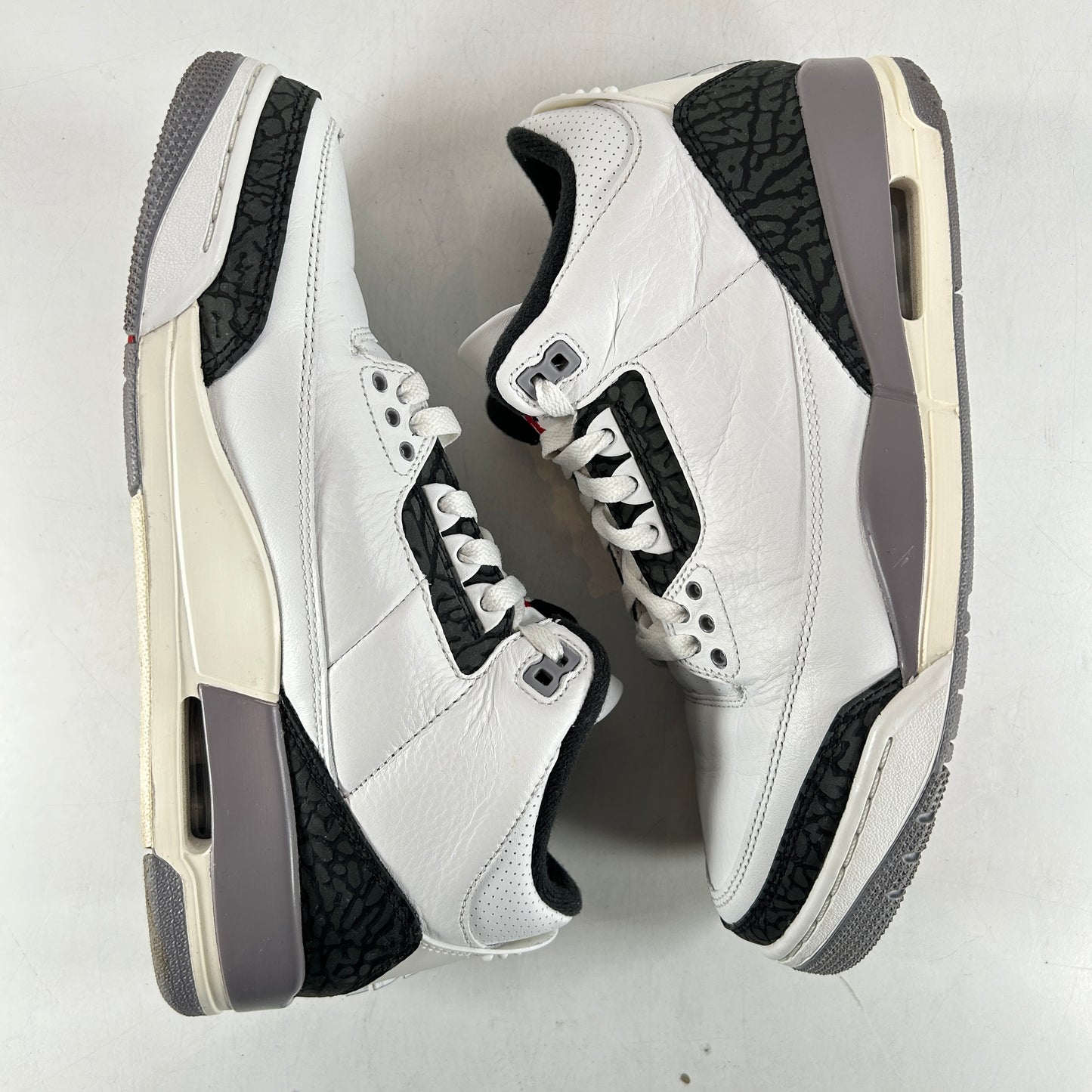 CT8532 106 Jordan 3 Retro Cement Grey [USED] - 8.5 M (Used)