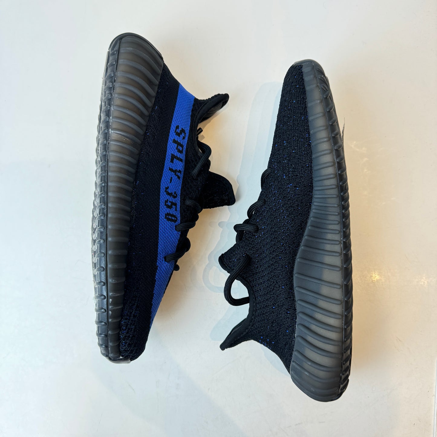 GY7164 Adidas Yeezy Boost 350 V2 Dazzling Blue [USED] - 5.5 M (Used)