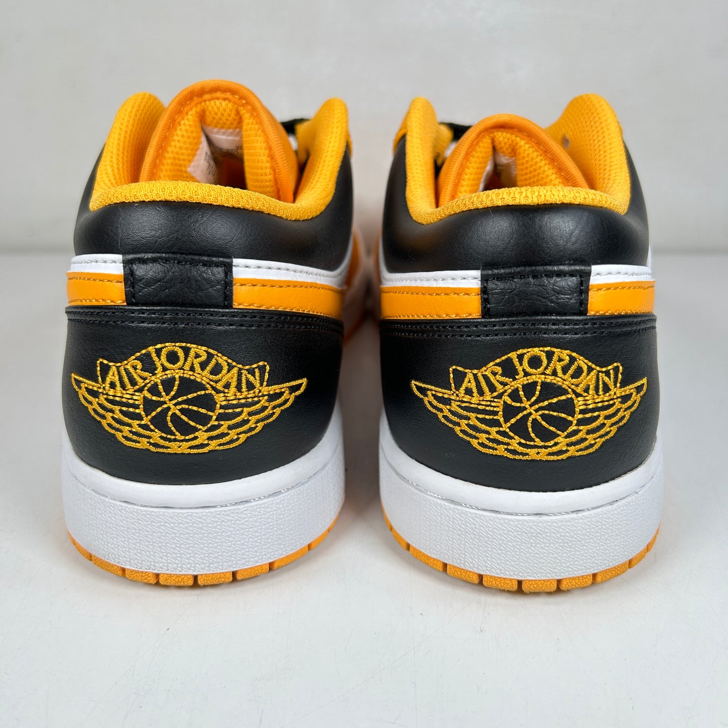 553558 701 Jordan 1 Low Taxi [USED] - 10 M (Used)