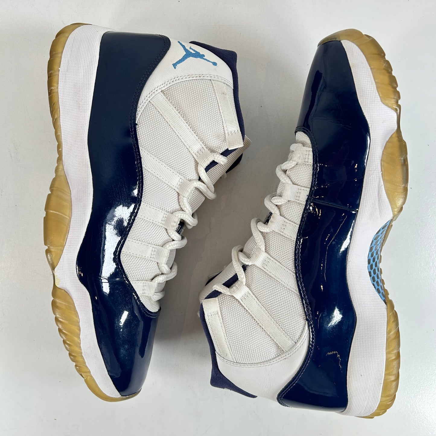 378037 123 Jordan 11 Retro UNC Win Like 82 [USED] - 11 M (Used)