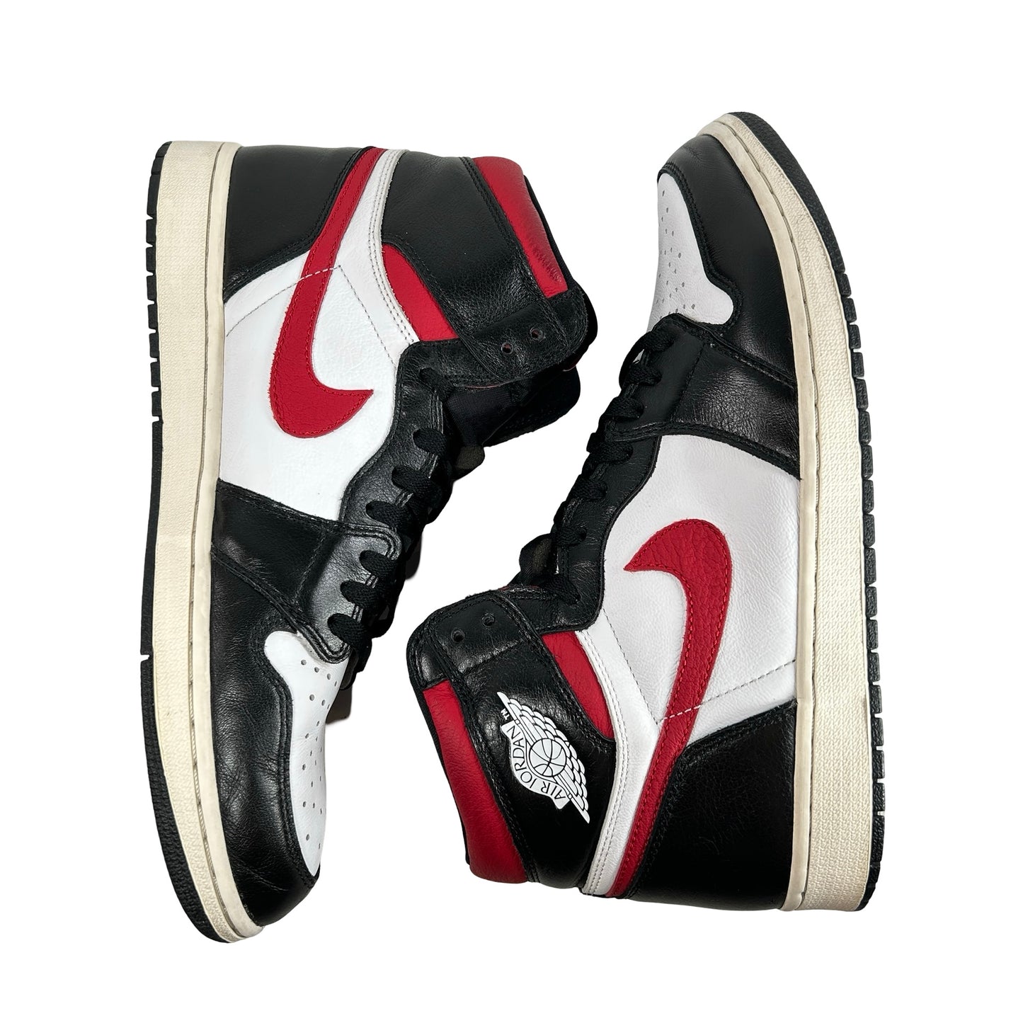 555088 061 Jordan 1 Retro High Black Gym Red [USED] - 12 M (Used) (No Box)