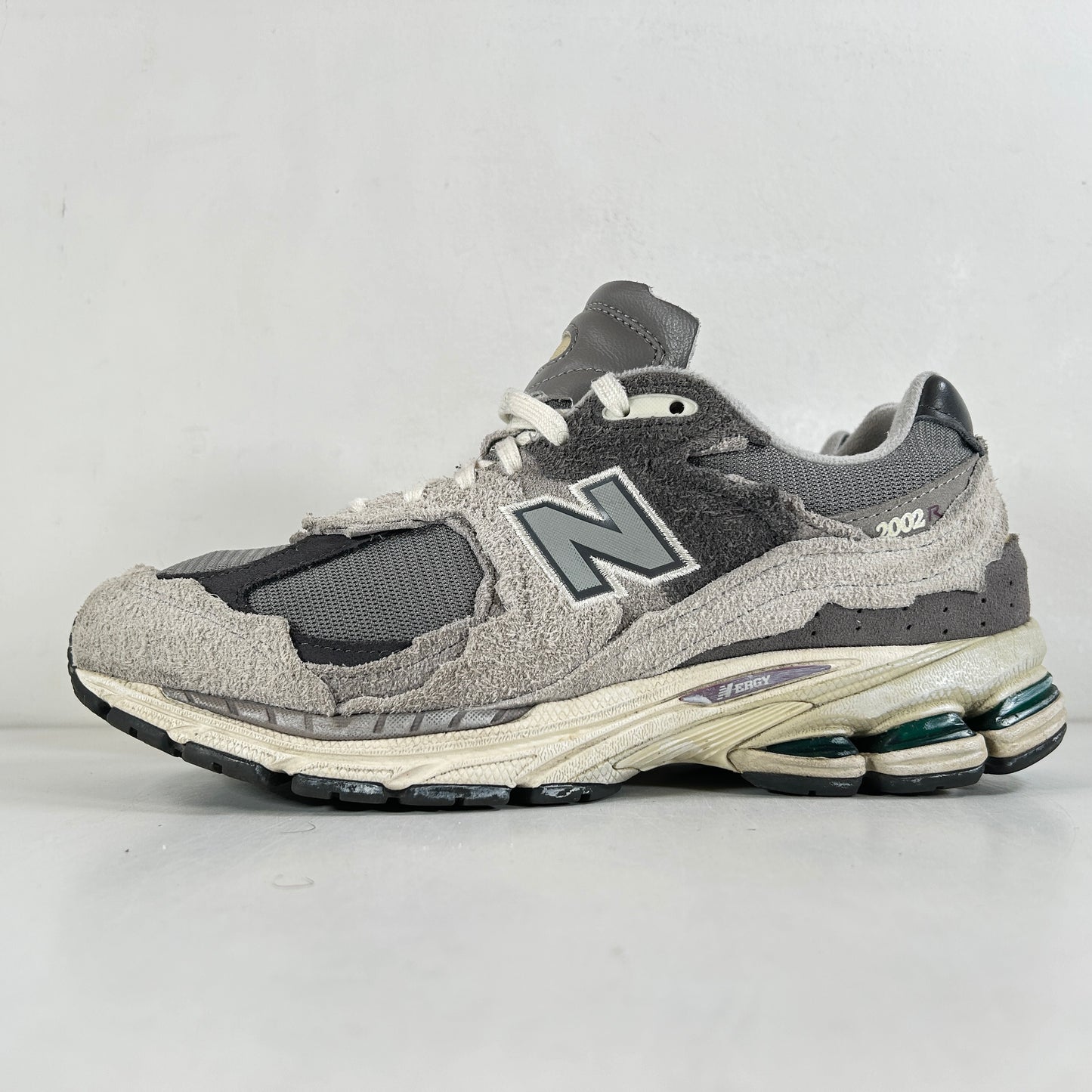 M2002RDA New Balance 2002R Protection Pack Rain Cloud [USED] - 9.5 M (Used)