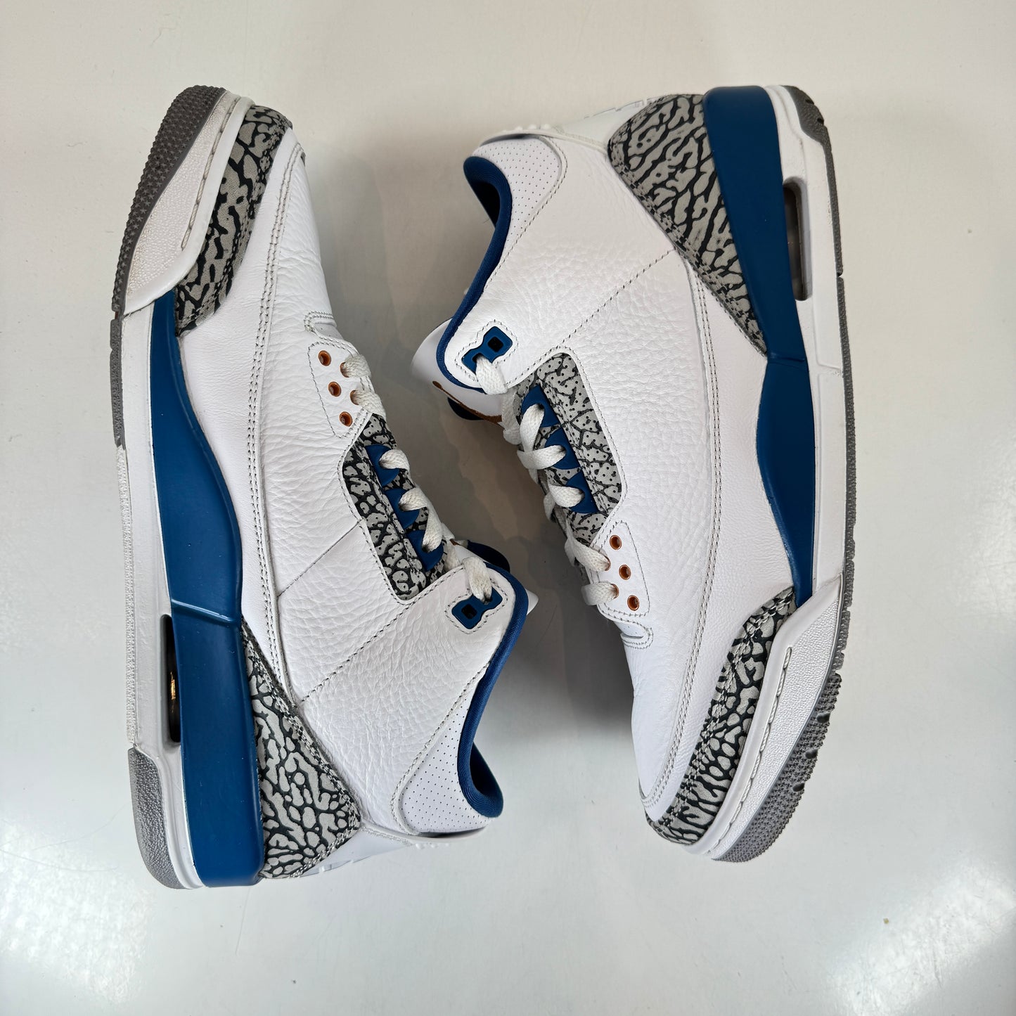 CT8532 148 Jordan 3 Retro Magos