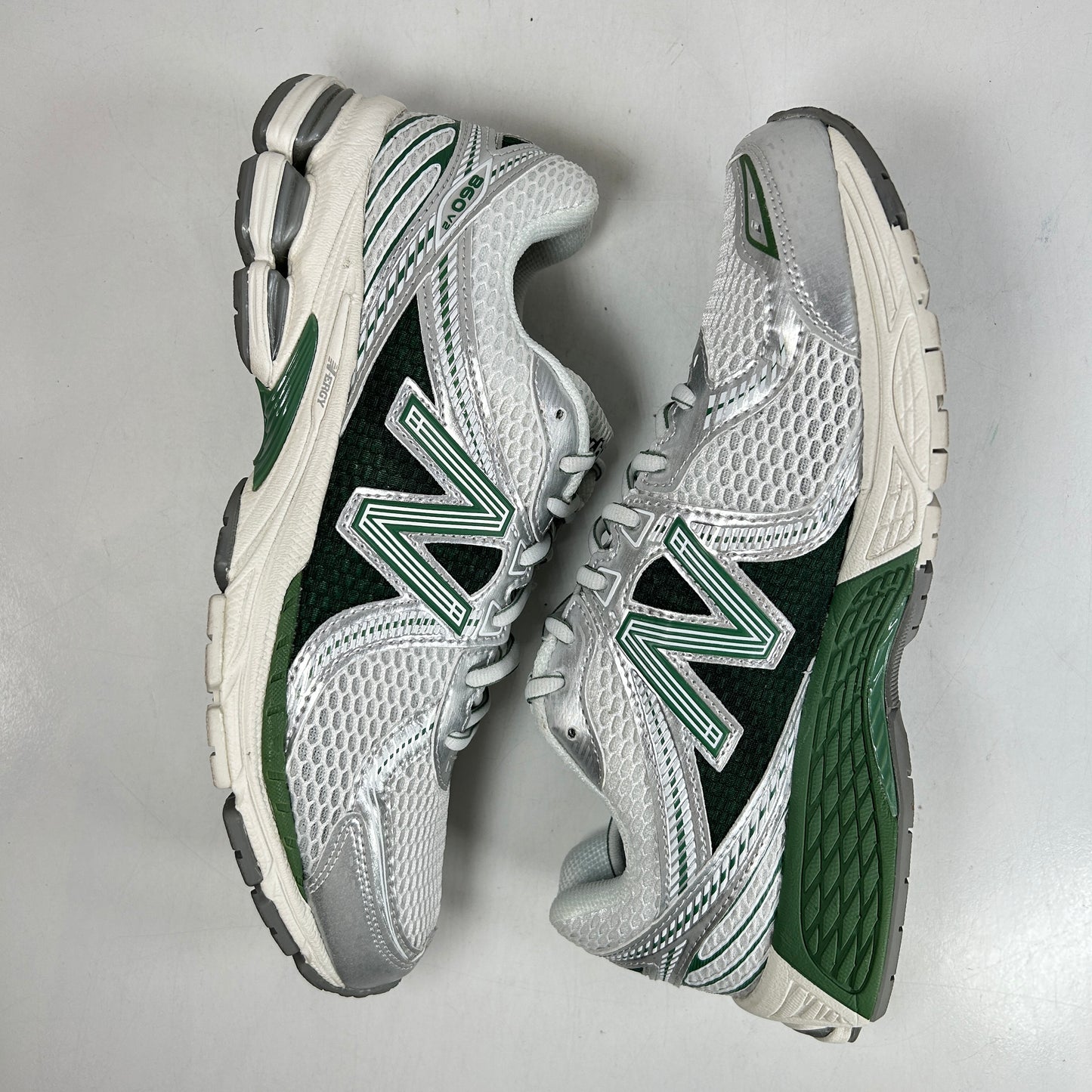 ML860GP2 New Balance 860 V2 Mallard Green [USED] - 9 M (VNDS)