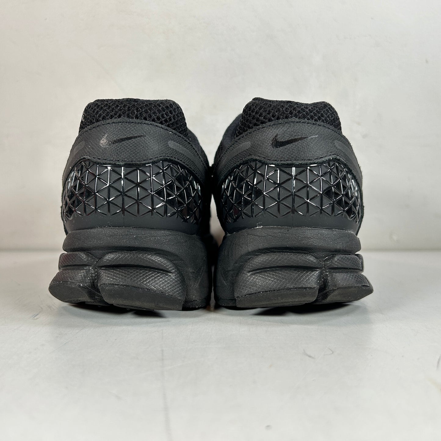 BV1358 003 Nike Zoom Vomero 5 Triple Black (2023) [USED] - 8.5 M (Used)