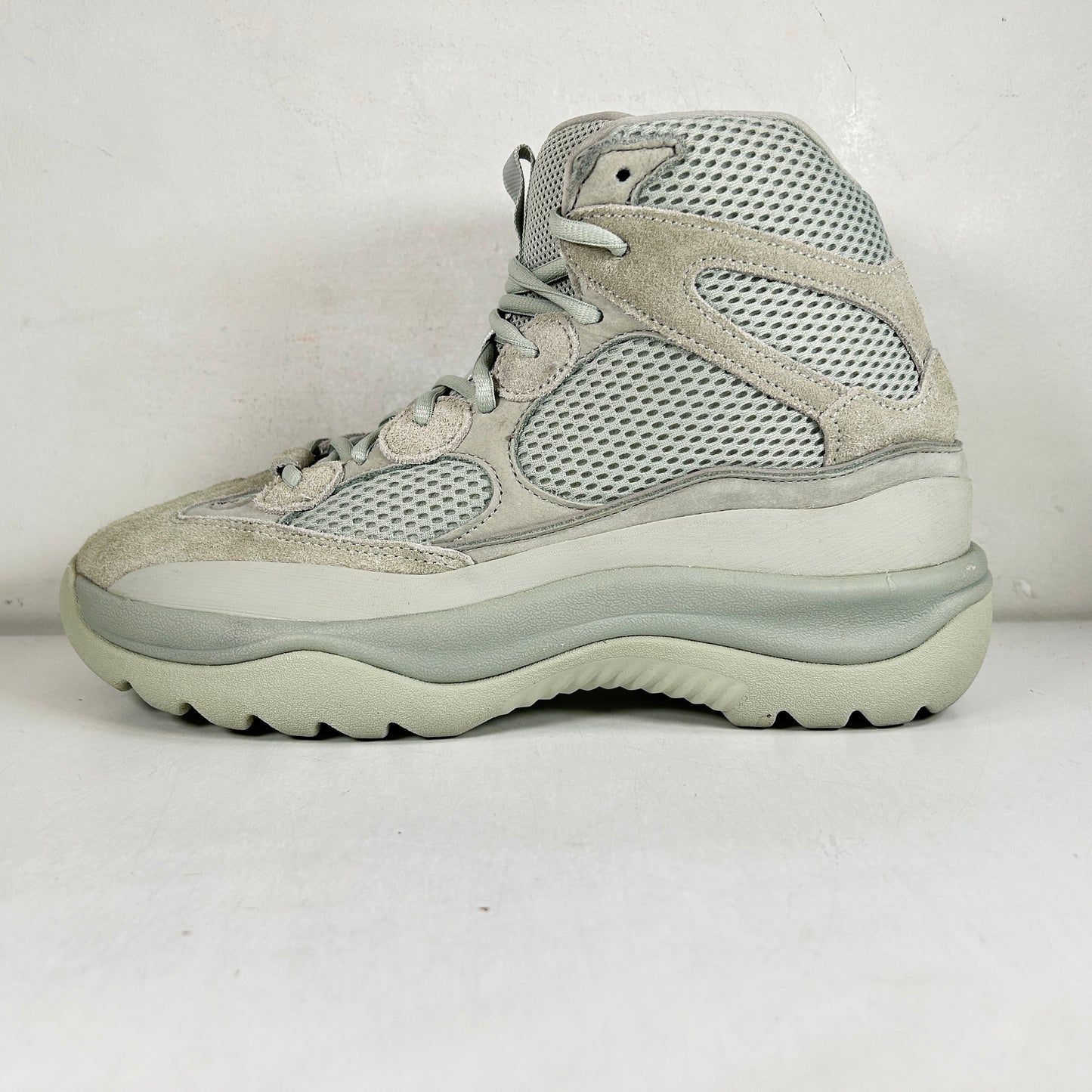 FV5677 adidas Yeezy Desert Boot Salt [USED] - 10.5 (Used)
