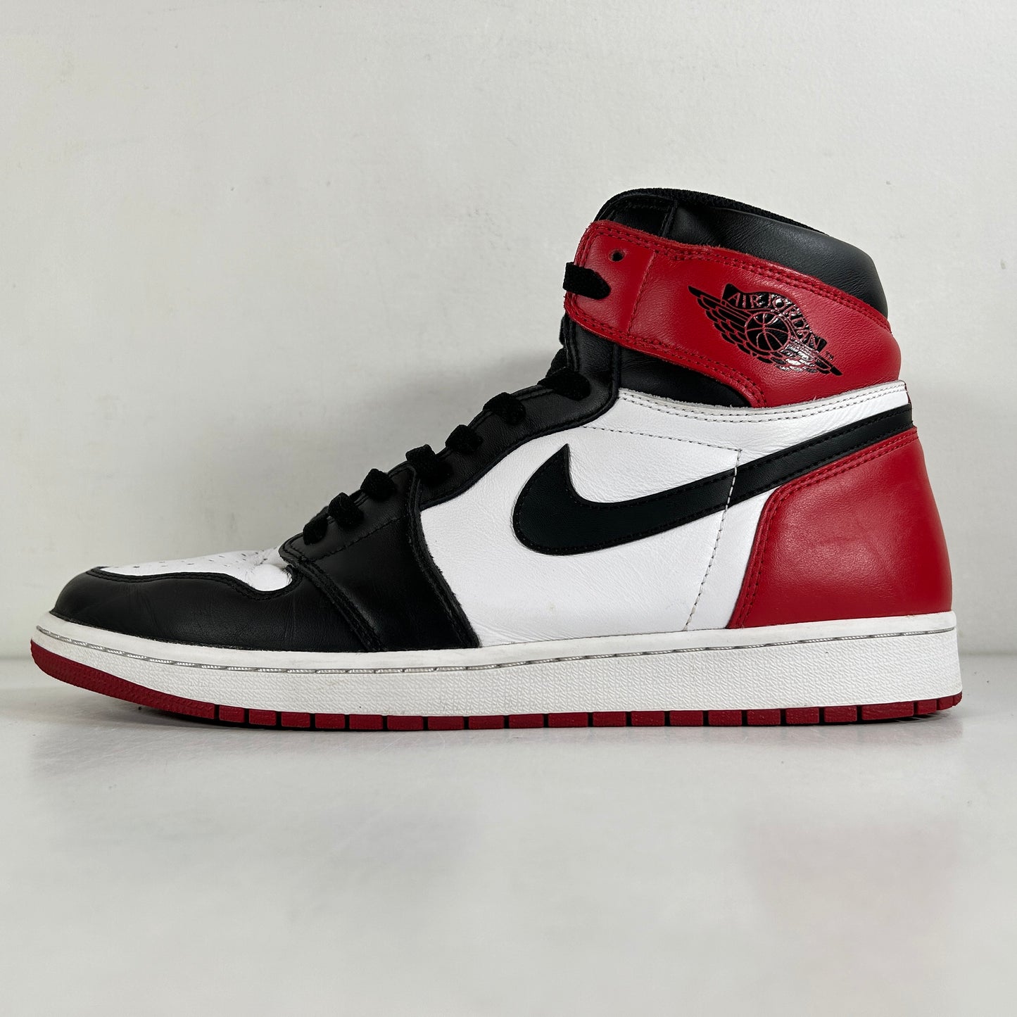 555088 125 Jordan 1 Retro Black Toe (2016) [USED] - 13 M (Used)