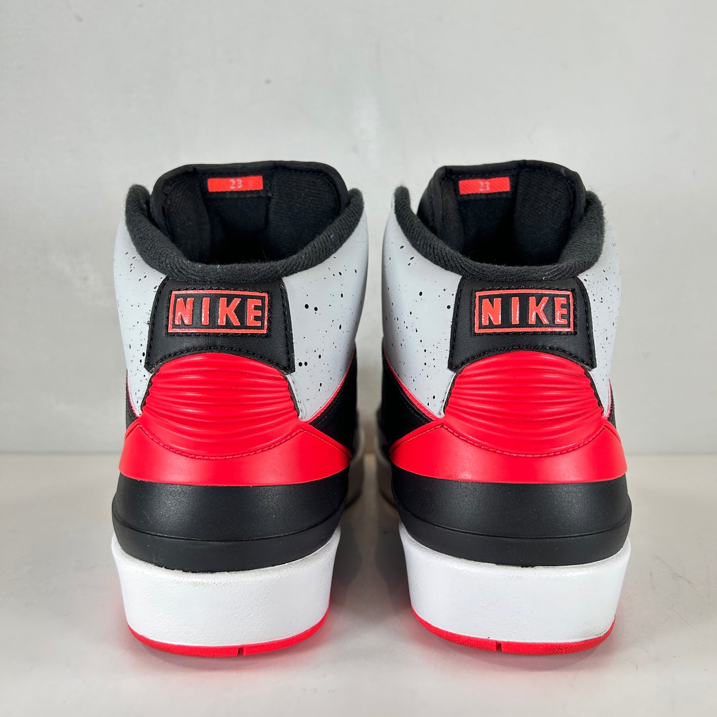 385475 023 Jordan 2 Retro Infrared Cement [USED] - 9.5 M (Used)