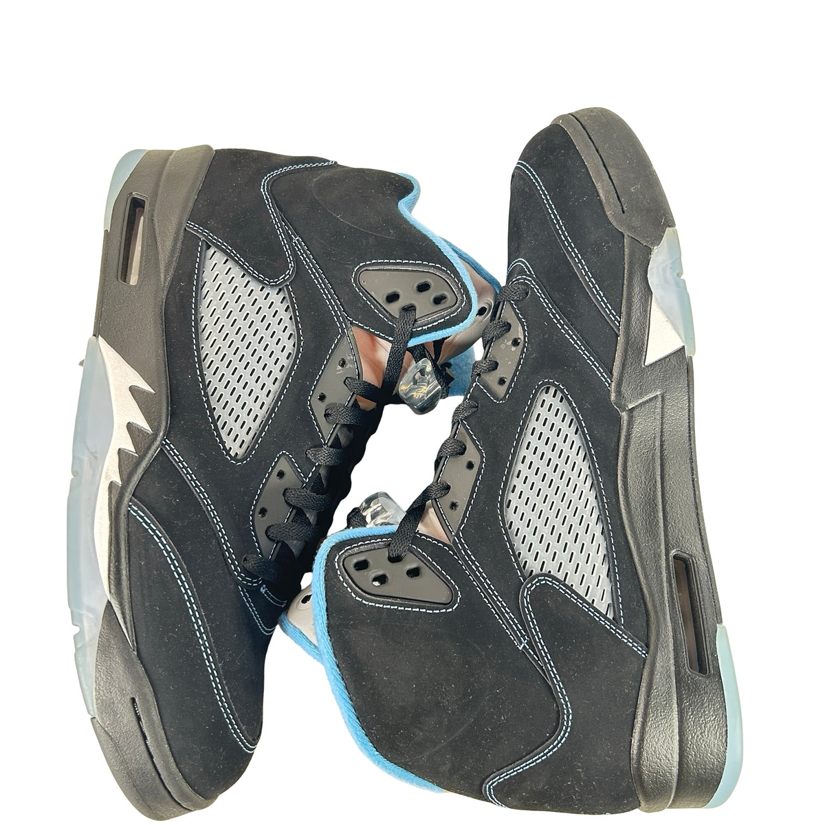 DD0587 008 Jordan 5 Retro Black University Blue (2026) [USED] - 13 M (Used4)