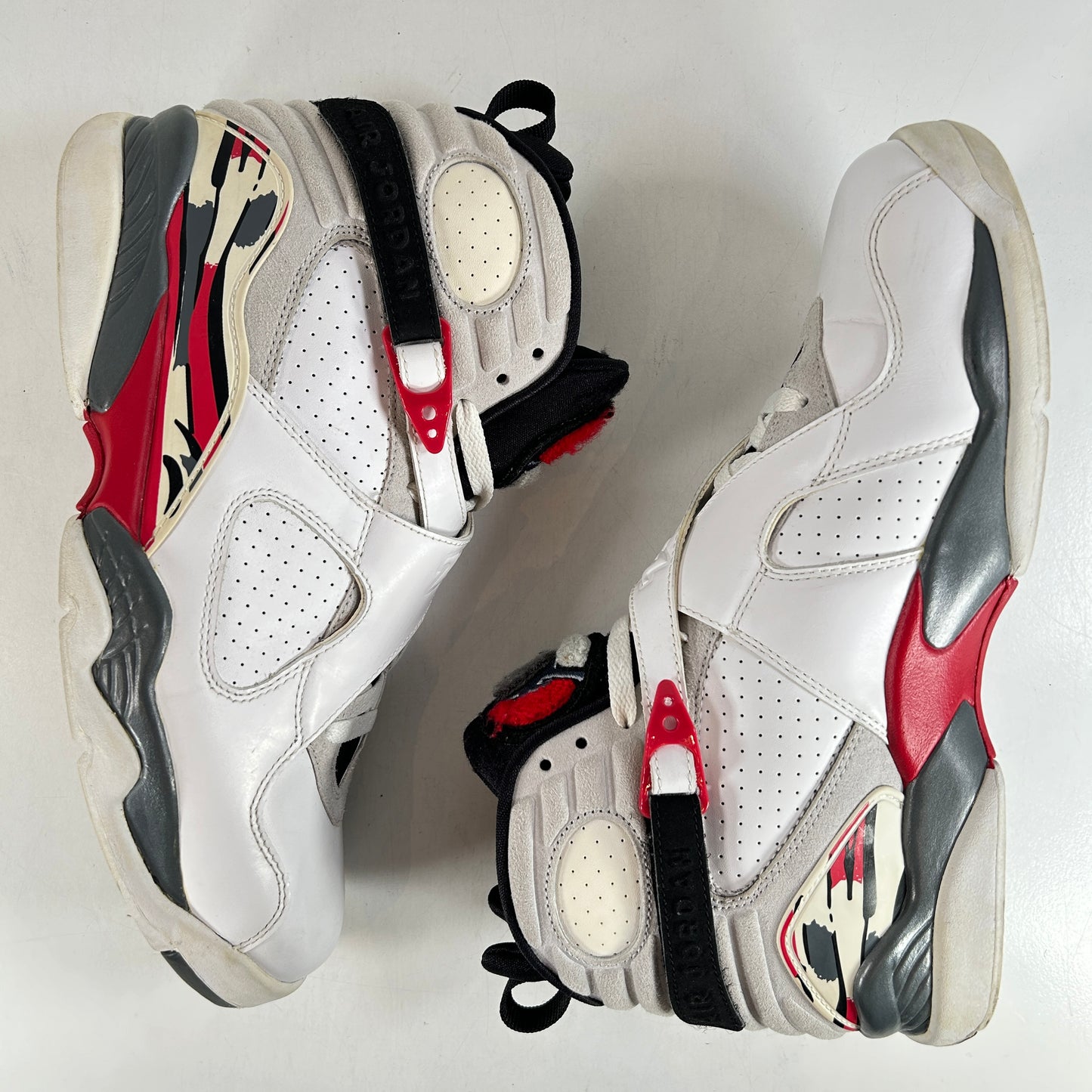 305381 103 Jordan 8 Retro Bugs Bunny (2013) [USED] - 10.5 M (Used)