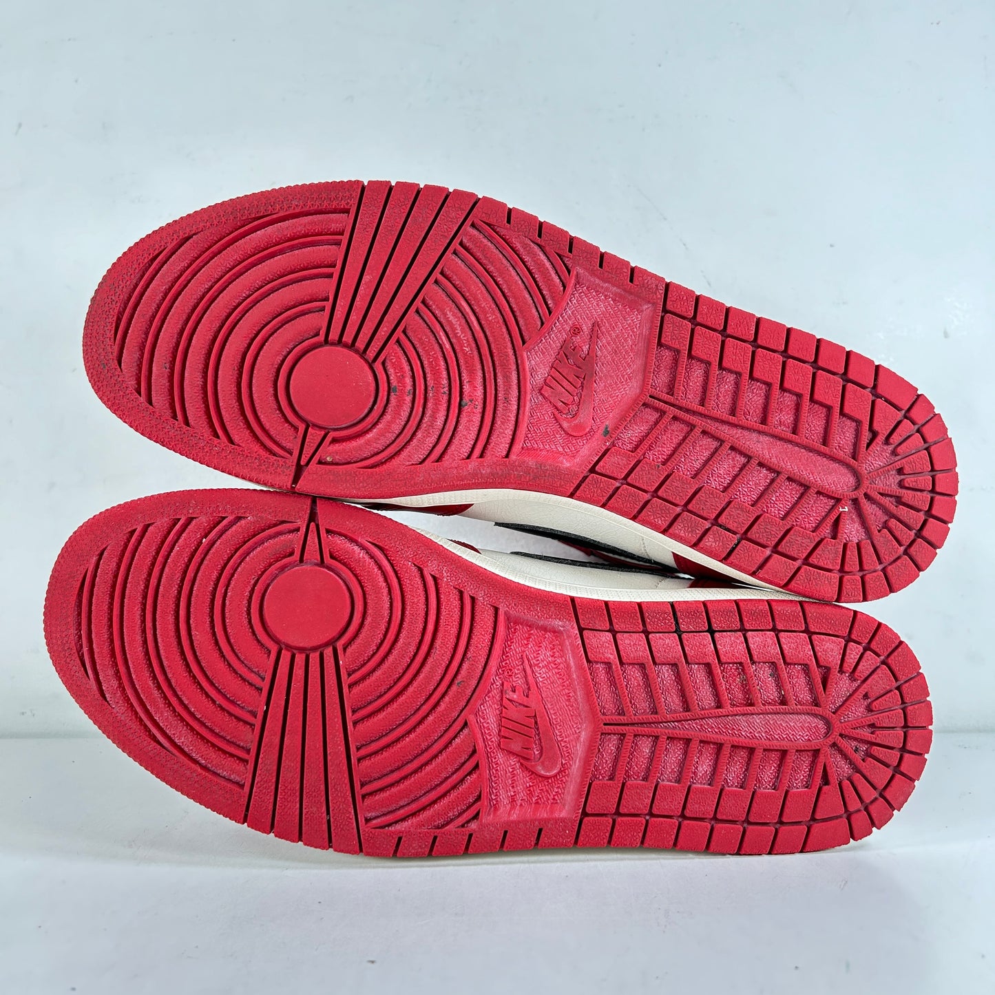 DZ5485 612 Jordan 1 Retro High OG Chicago Lost And Found [USED] - 12 M (Used3)
