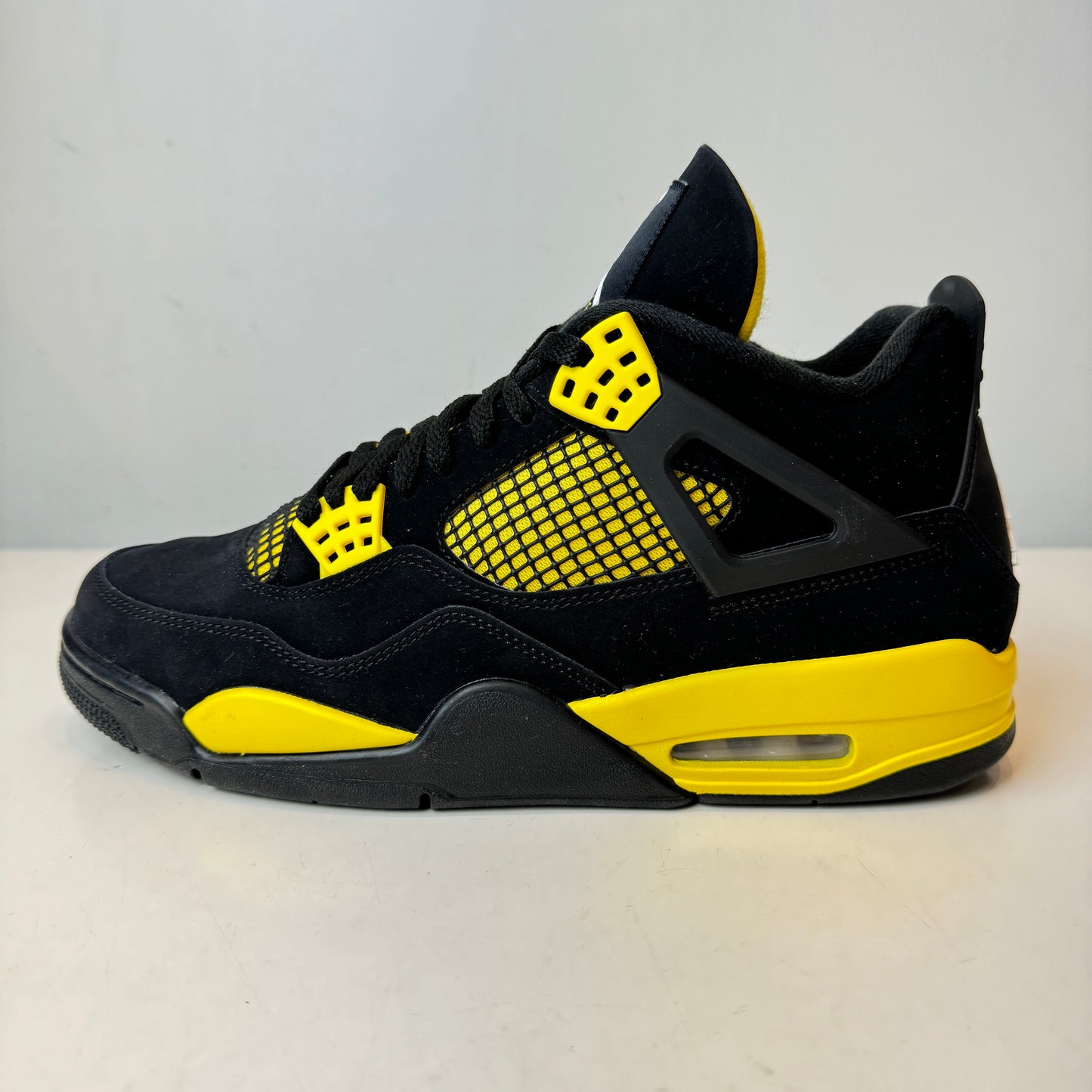 DH6927 017 Jordan 4 Retro Thunder [USED] - 10 M (VNDS)