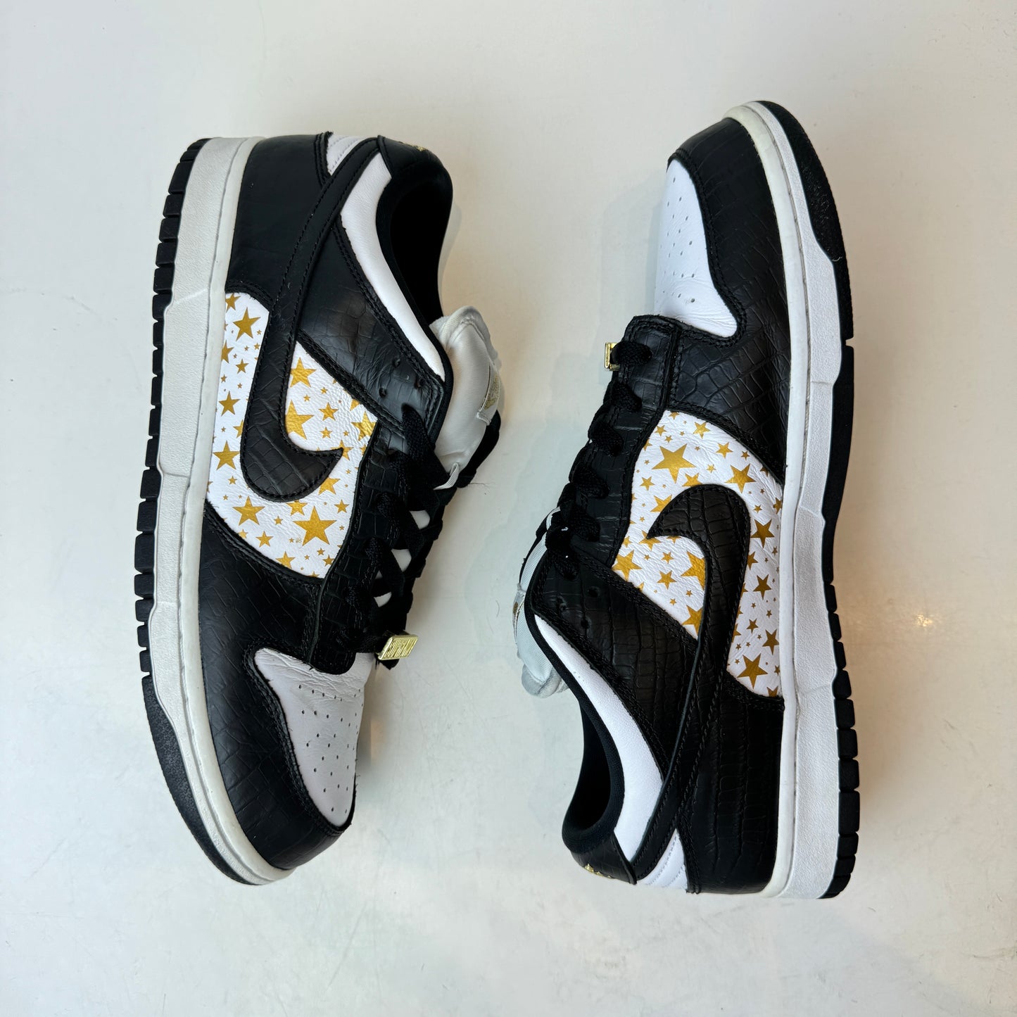 DH3228 102 Dunk SB Low Supreme Black [USED] - 10.5 M (Used)