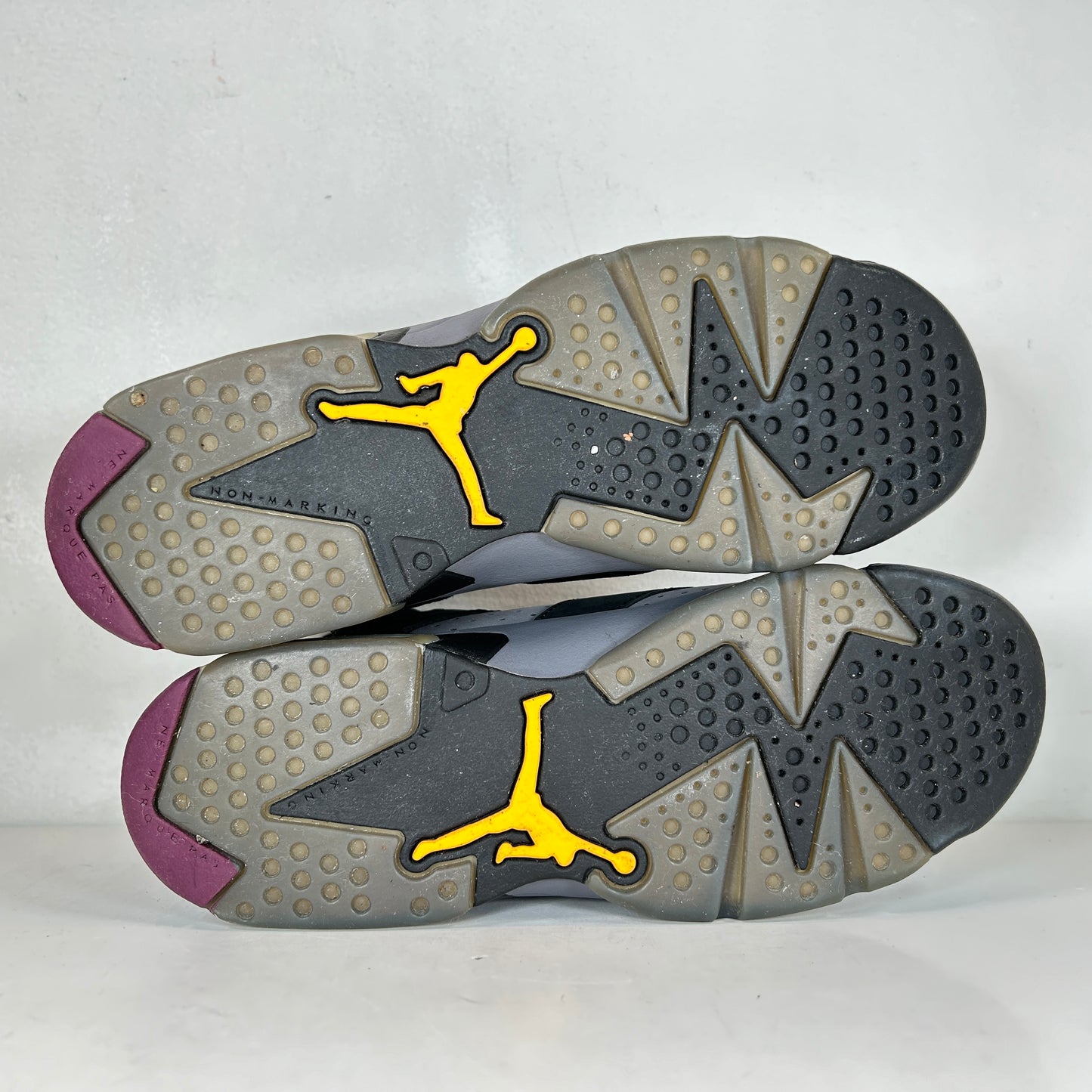 384665 063 Jordan 6 Retro Bordeaux (GS) [USED] - 7 Y (Used) (No Box)