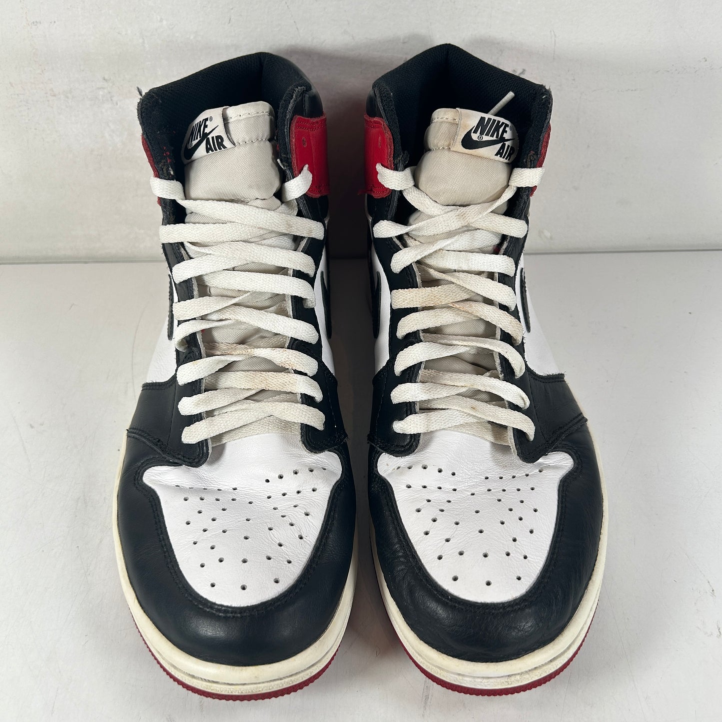 555088 125 Jordan 1 Retro Black Toe (2016) [USED] - 11 M (Used) (No Box)