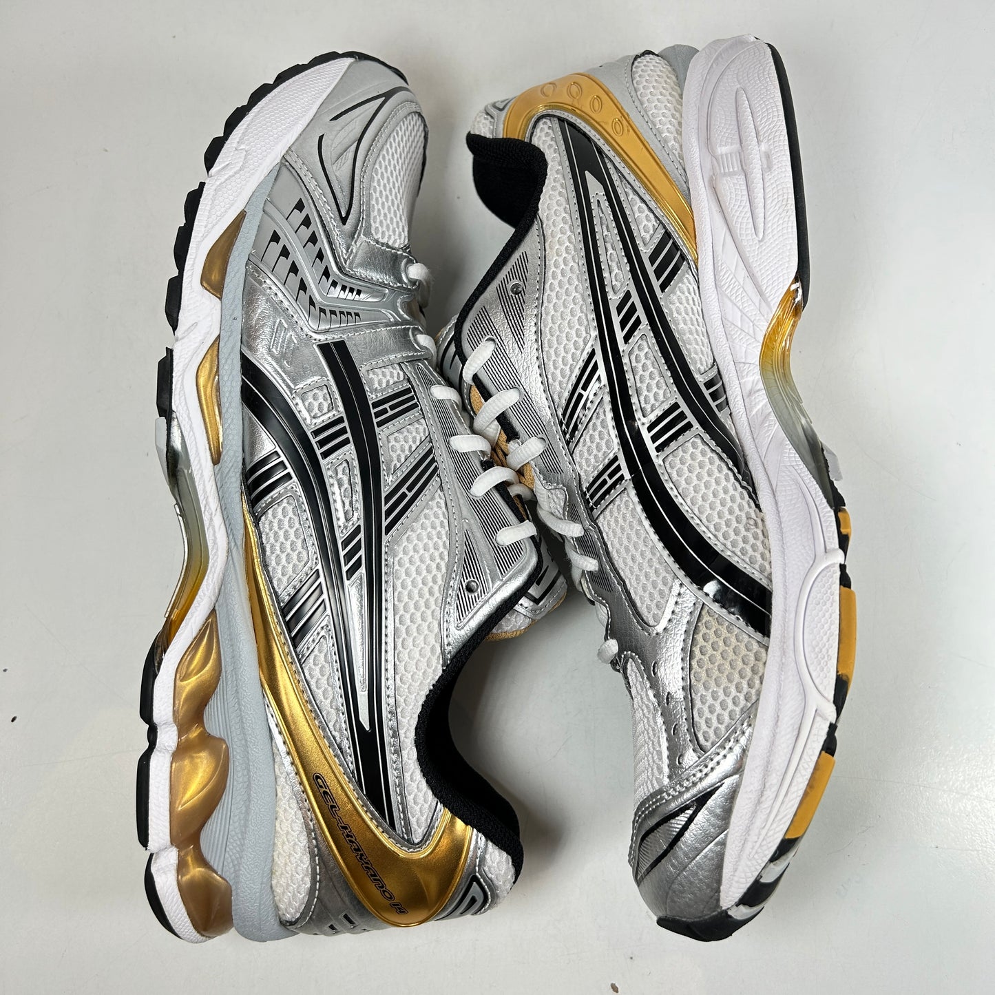 1201A019 102 ASICS Gel-Kayano 14 Blanco Oro puro