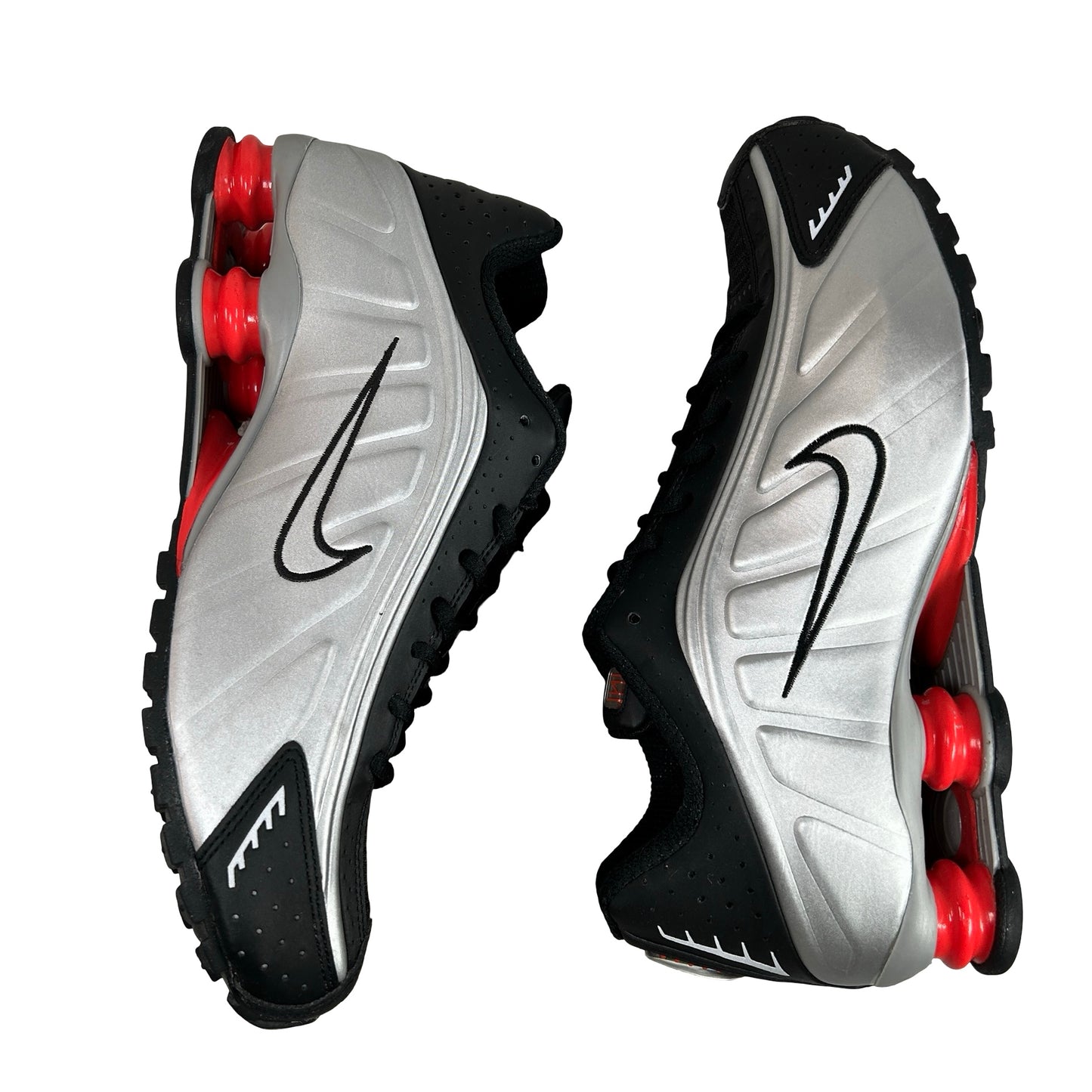 HQ1988 002 Nike Shox R4 Black Metallic Silver (2025) [USED] - 11 M (Used5)