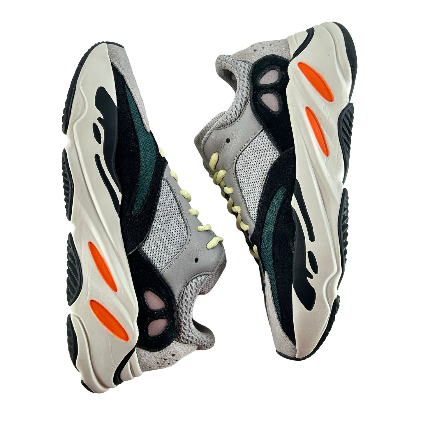 B75571 Yeezy 700 Wave Runner [USED] - 8.5 M (Used)