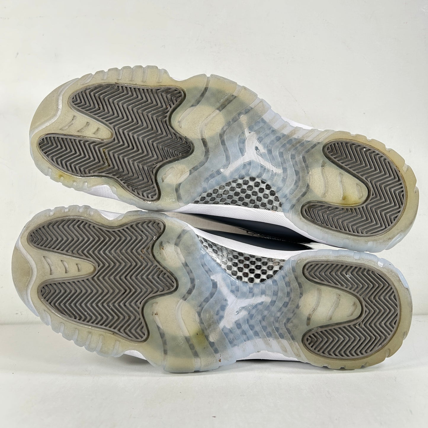 CT8012 005 Jordan 11 Retro Cool Grey (2021) [USED] - 14 M (Used)