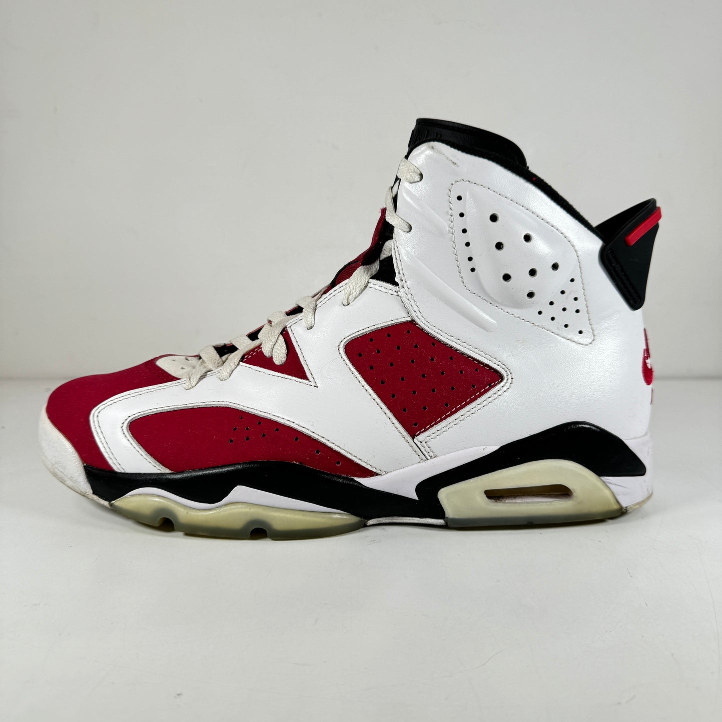 CT8529 106 Jordan 6 Retro Carmine [USED] - 10.5 M (Used) (Replace Box)