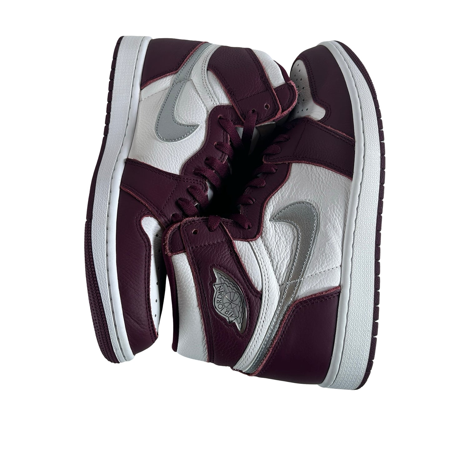 555088 611 Jordan 1 Retro High OG Bordeaux [USED] - 10 M (Used)