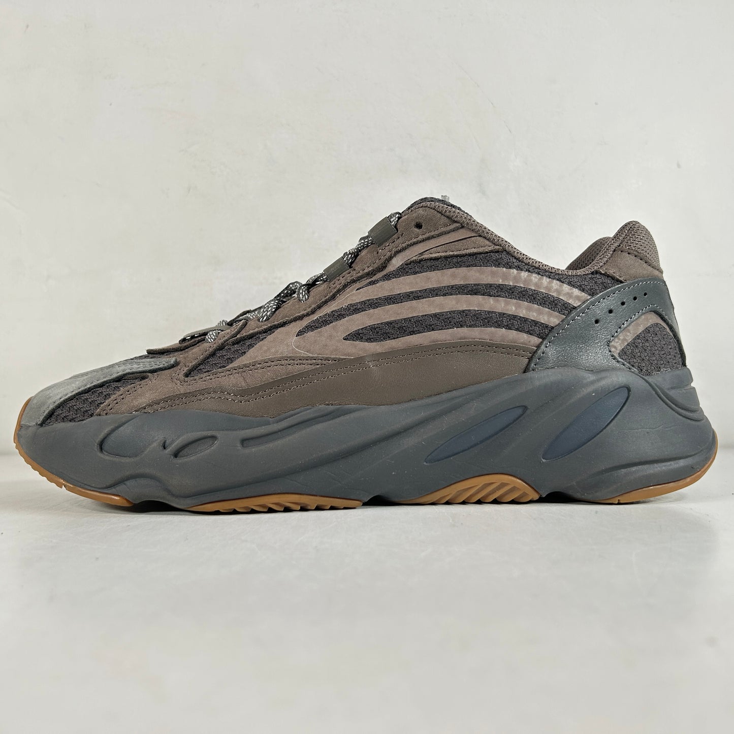 EG6860 Adidas Yeezy Boost 700 V2 Geode [USED] - 10.5 M (Used)