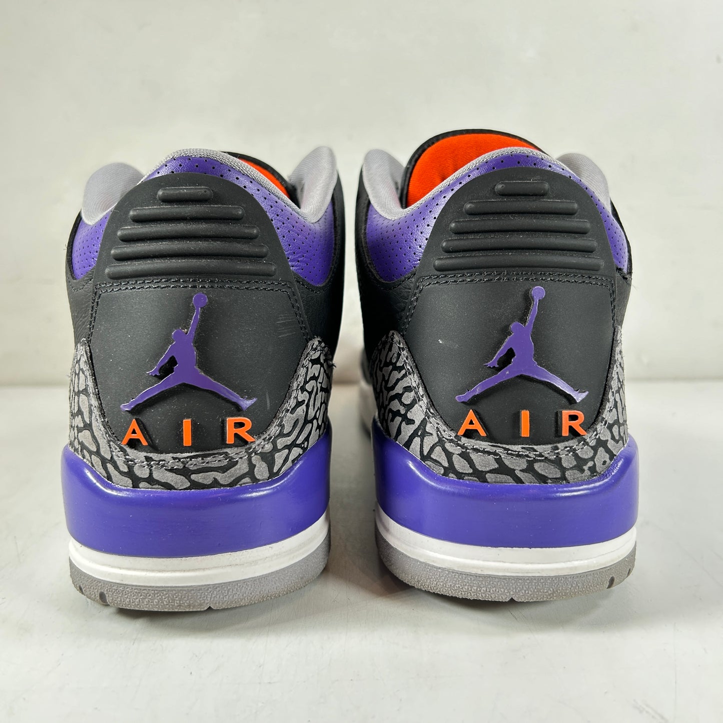 CT8532 050 Jordan 3 Retro Black Court Purple [USED] - 9 M (Used)