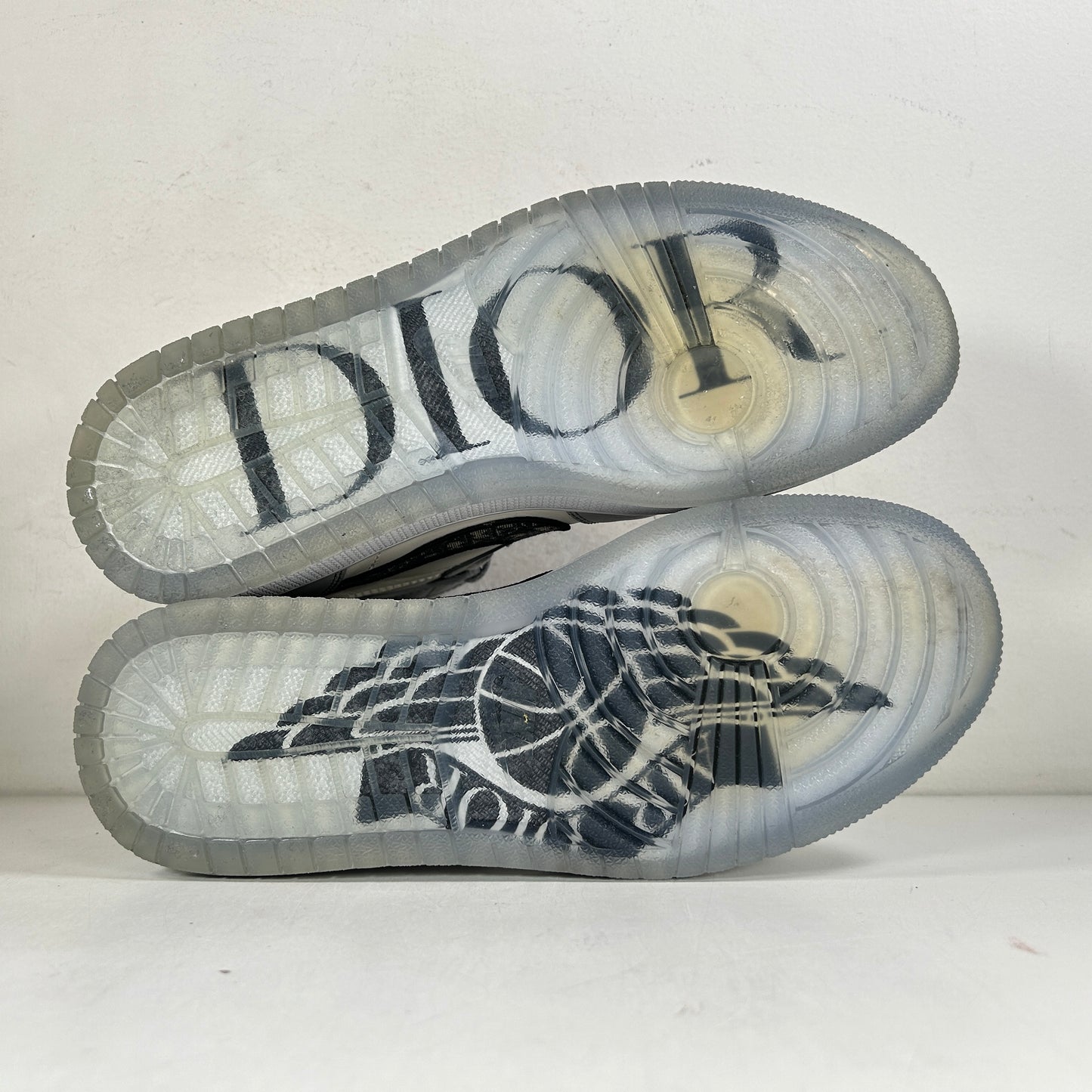 CN8607 002 Jordan 1 Retro High Dior [USED] - 8.5 M (Used)