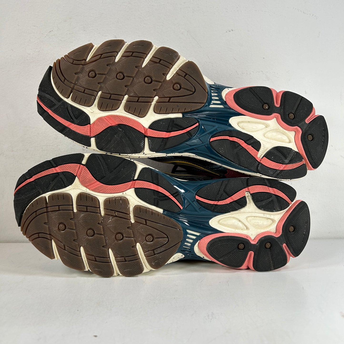 S70838-2 Saucony ProGrid Omni 9 Autumnal Equinox [USED] - 11 M (VNDS)