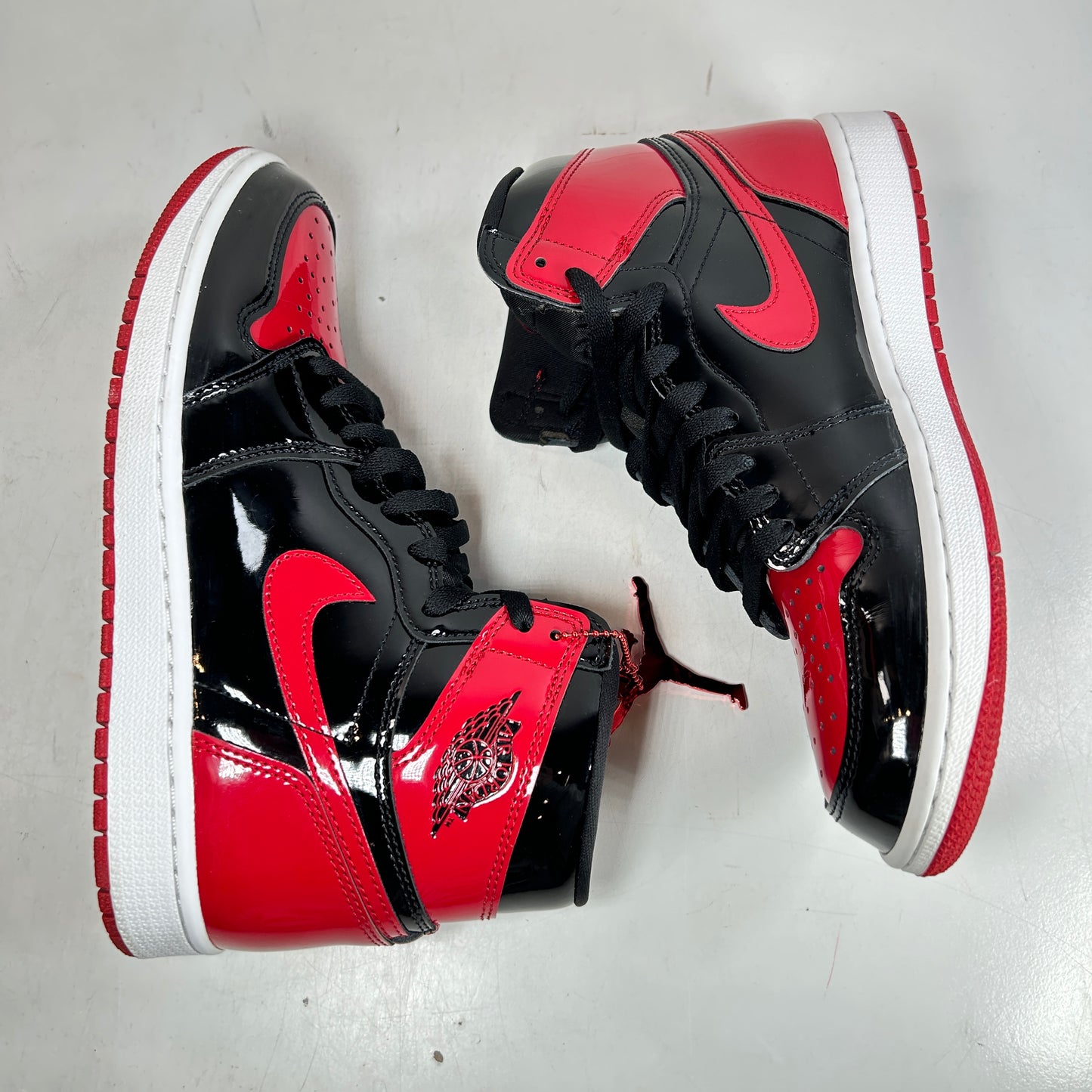 555088 063 Jordan 1 Retro High OG Patent Bred [USED] - 8.5 M (Used4)