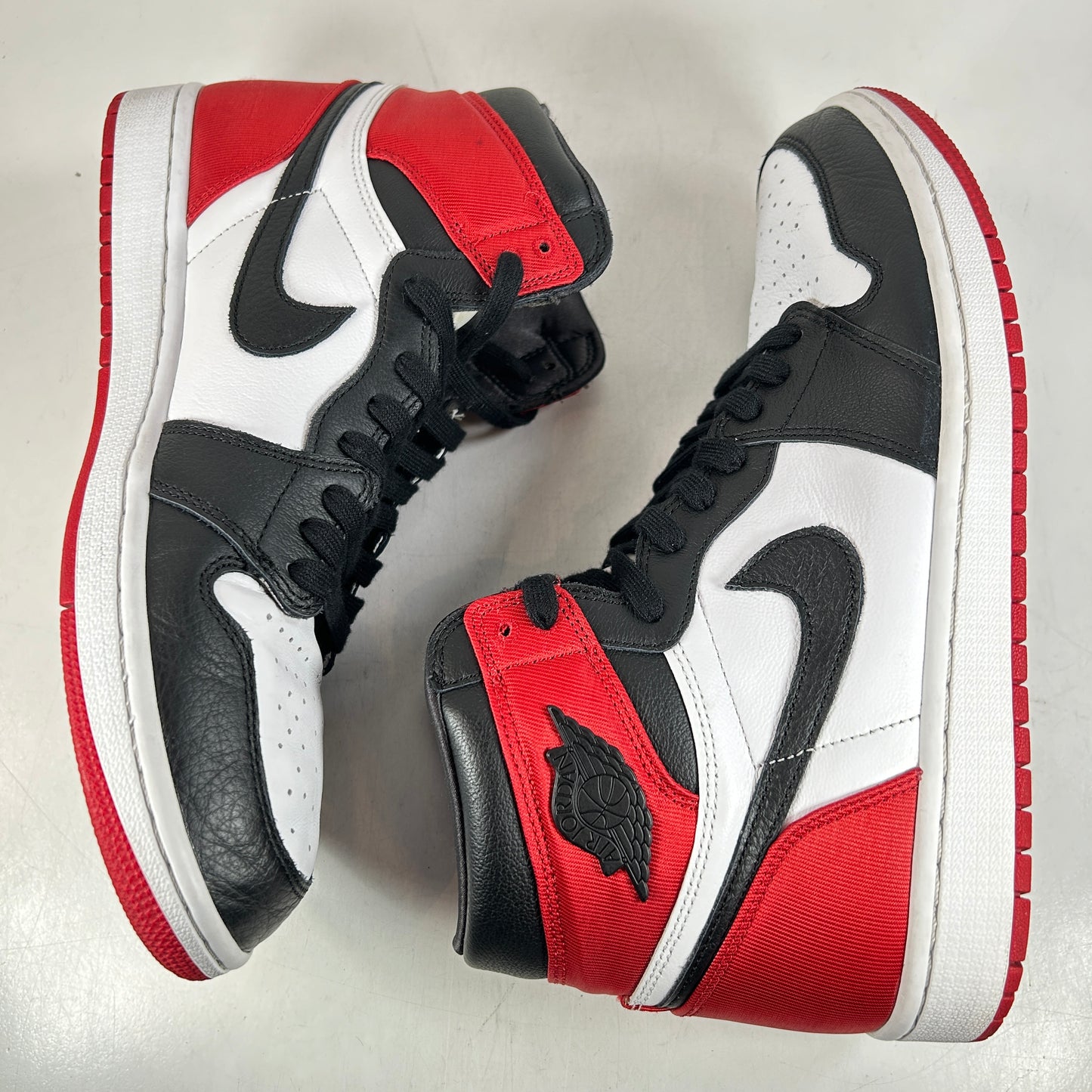 CD0461 016 AJ1 Satin Black Toe [USED] - 12 W (Used2)