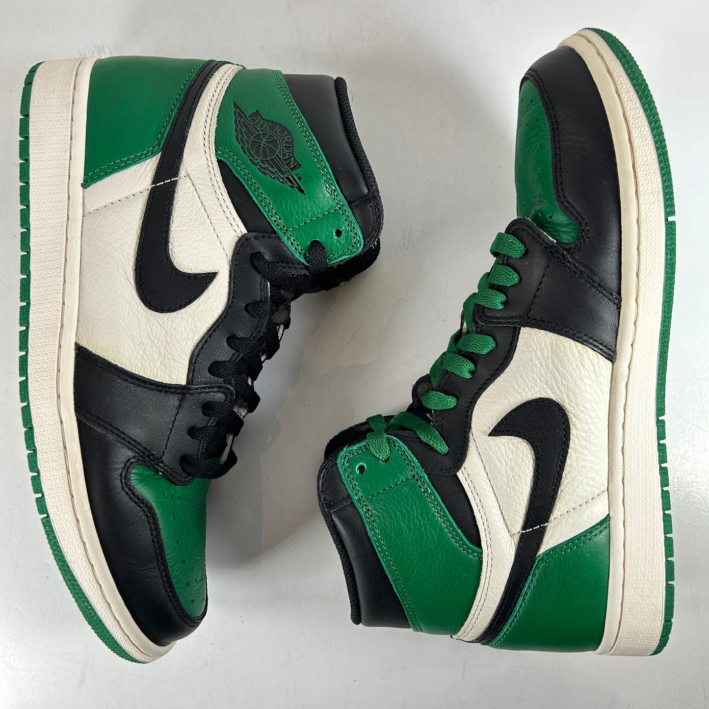 555088 302 Jordan 1 Retro High Pine Green [USED] - 9.5 M (Used2)