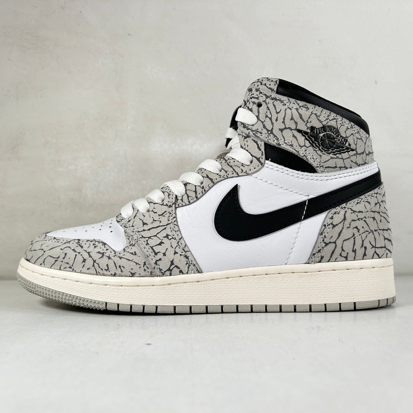 FD1437 052 Jordan 1 Retro High OG White Cement (GS) [USED] - 5 Y (Used) (No Box)